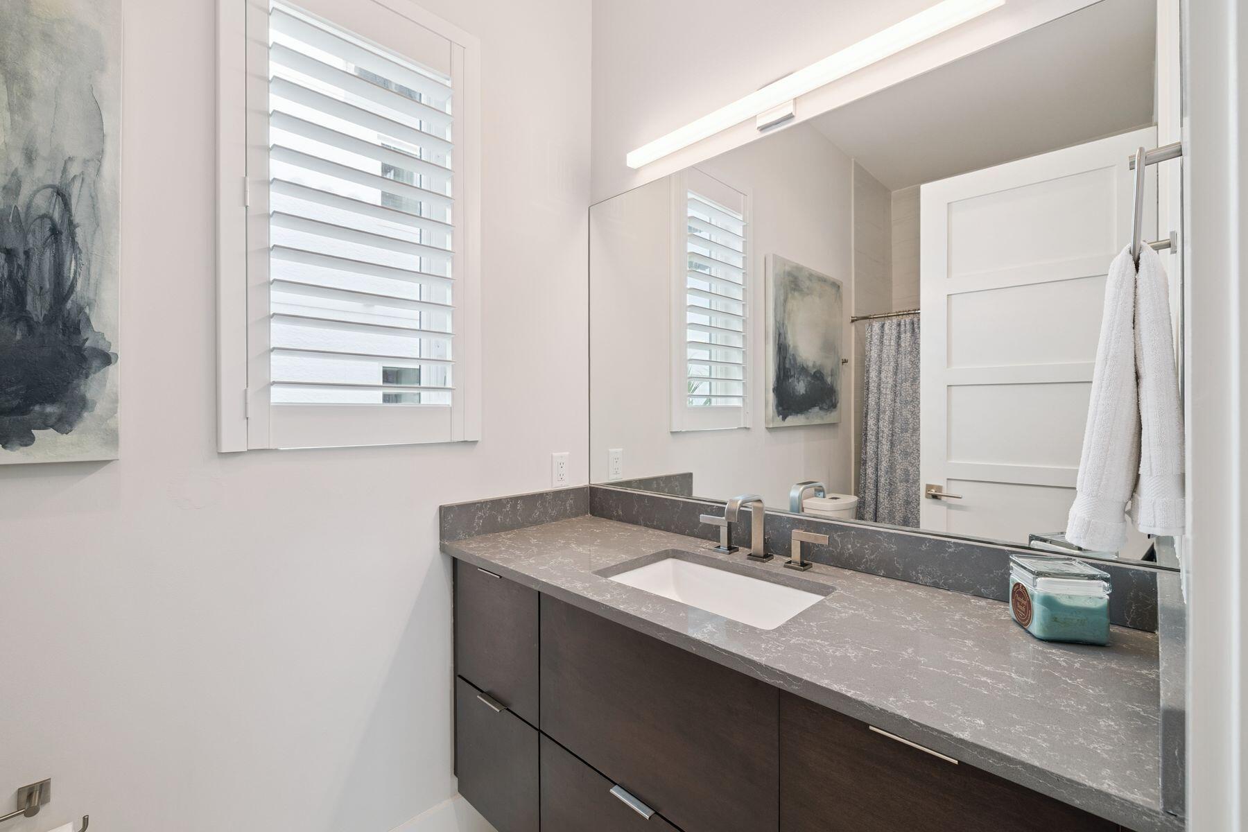 5055 W County Hwy 30A, 1010