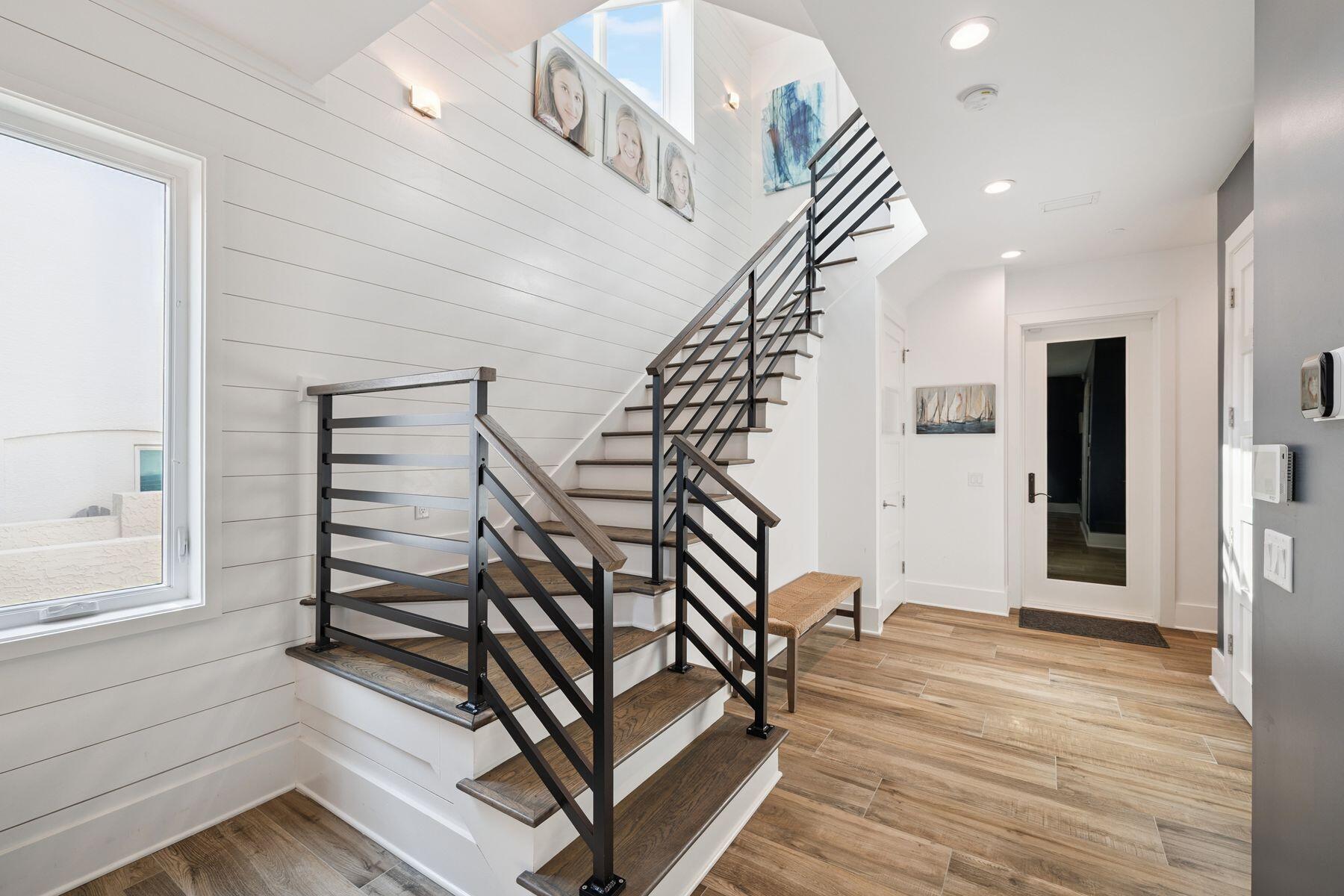 5055 W County Hwy 30A, 1010