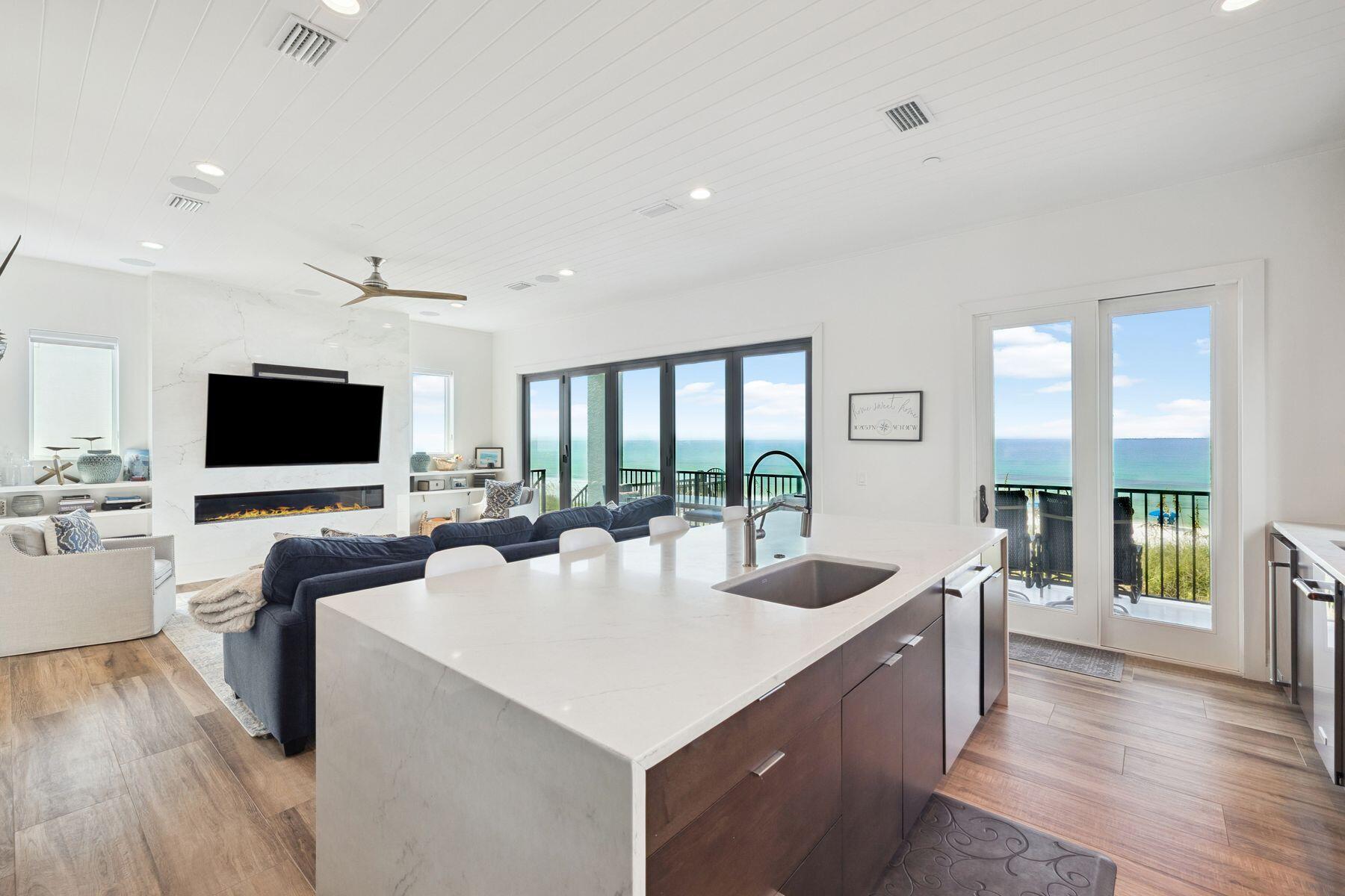 5055 W County Hwy 30A, 1010