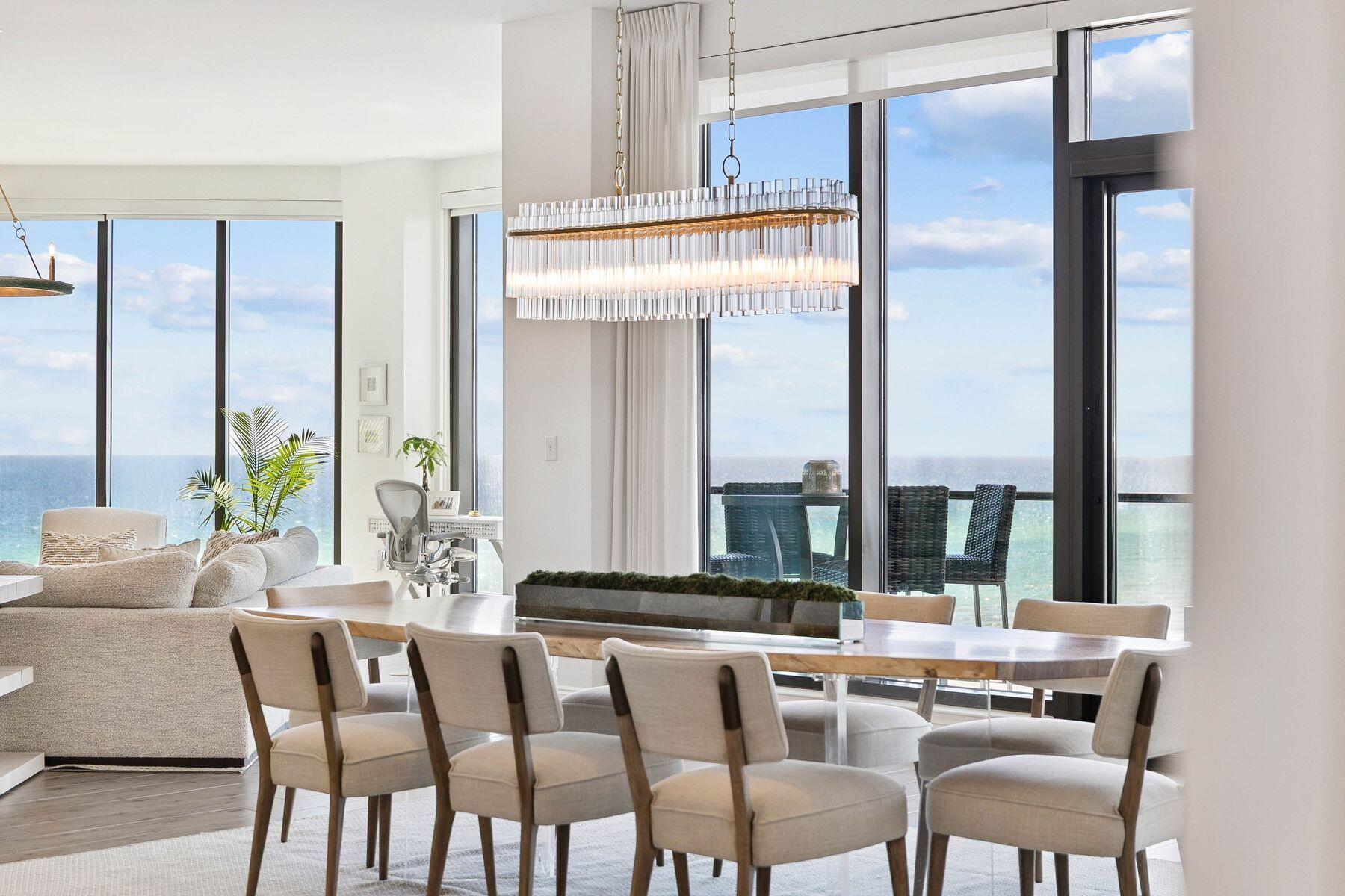 4463 W County Hwy 30A, 400