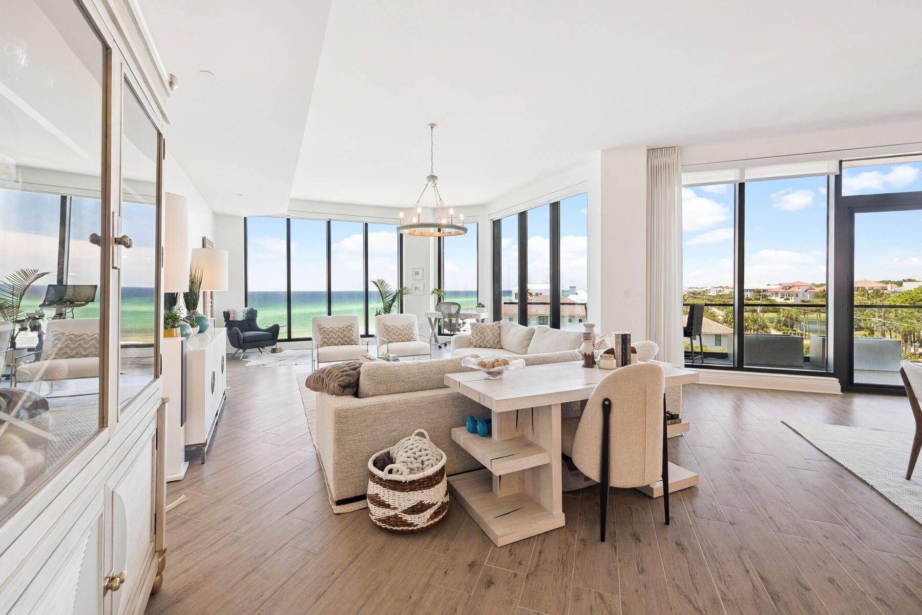 4463 W County Hwy 30A, 400