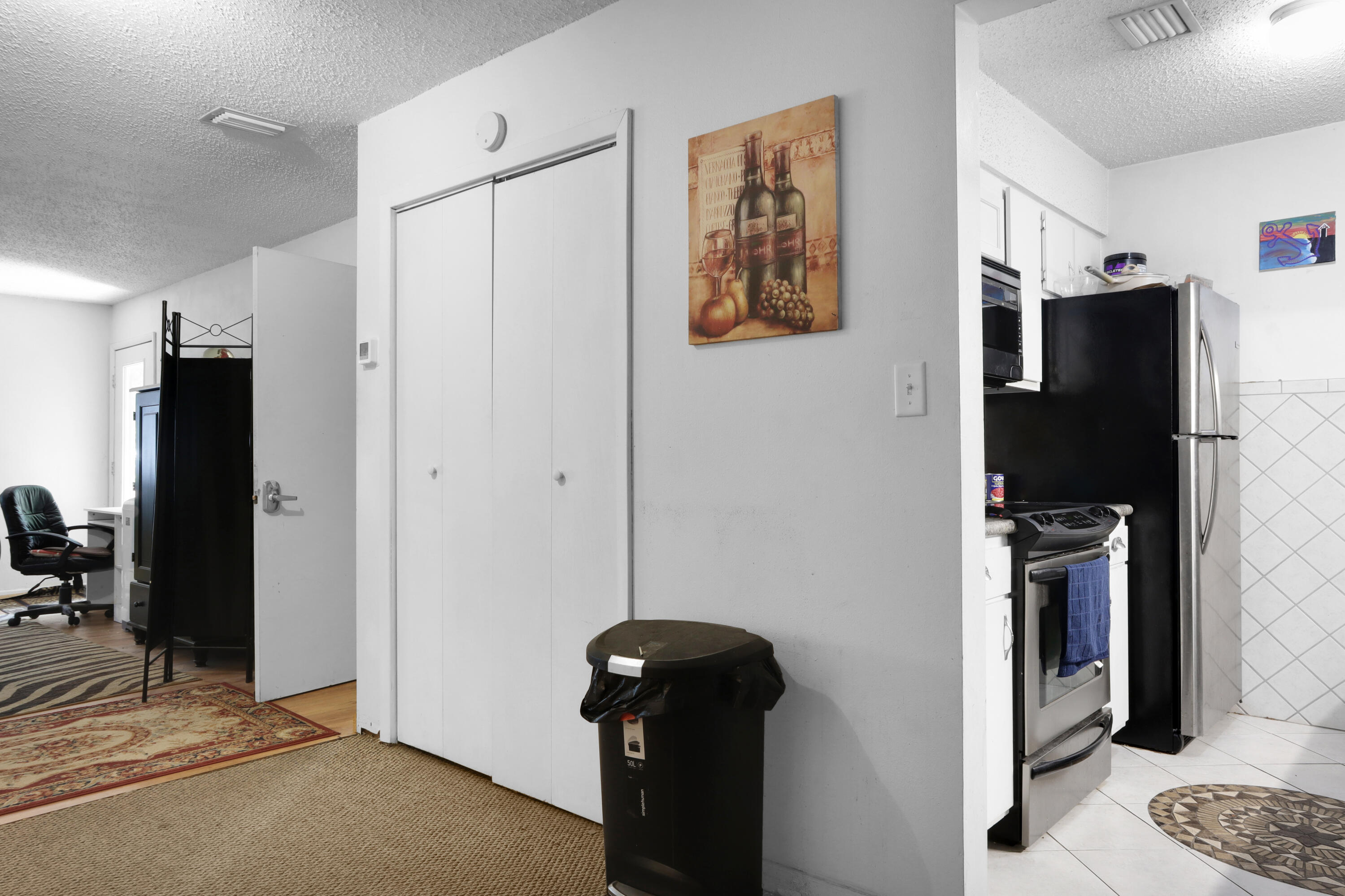 611 Colonial Drive, APT 6