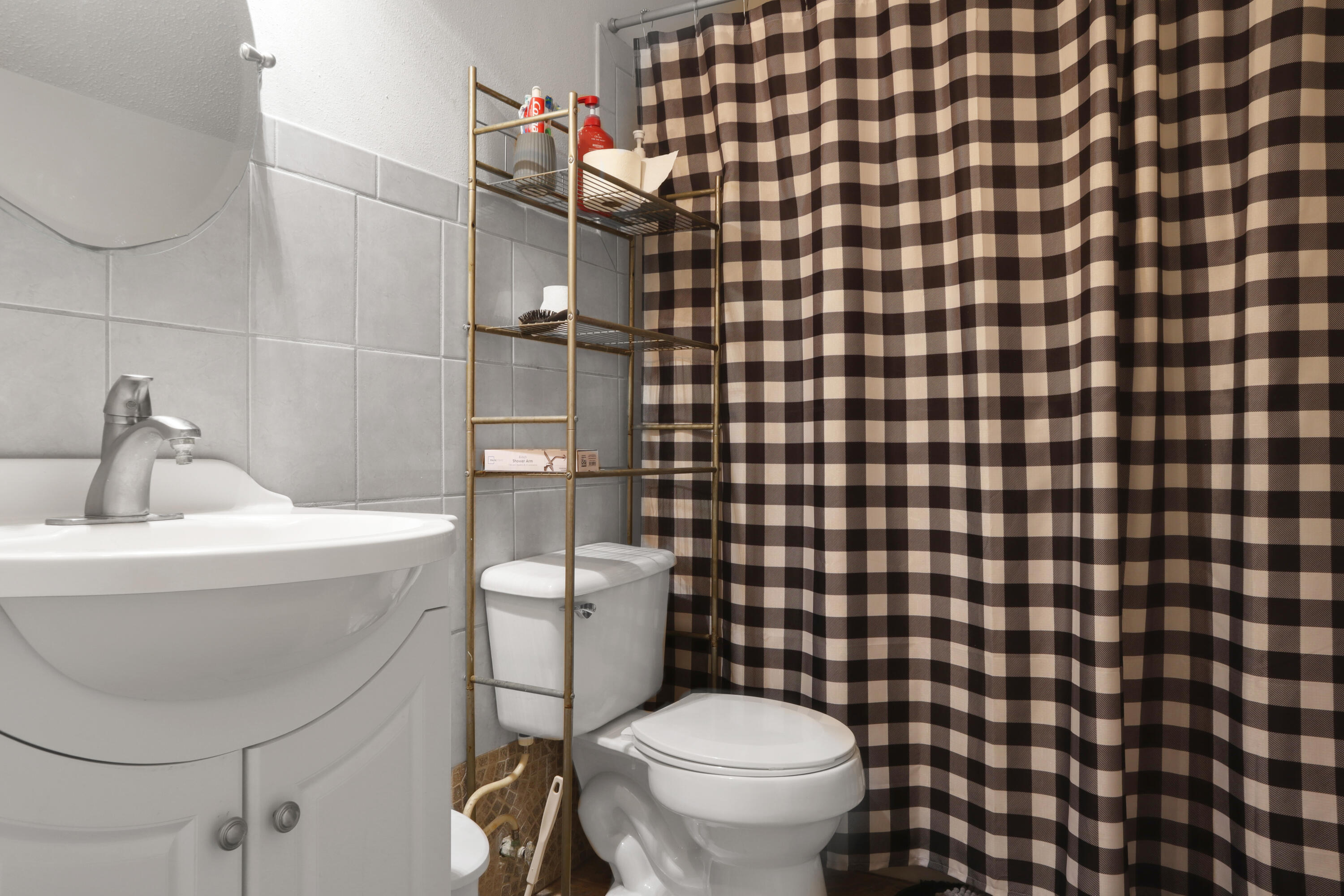 611 Colonial Drive, APT 6