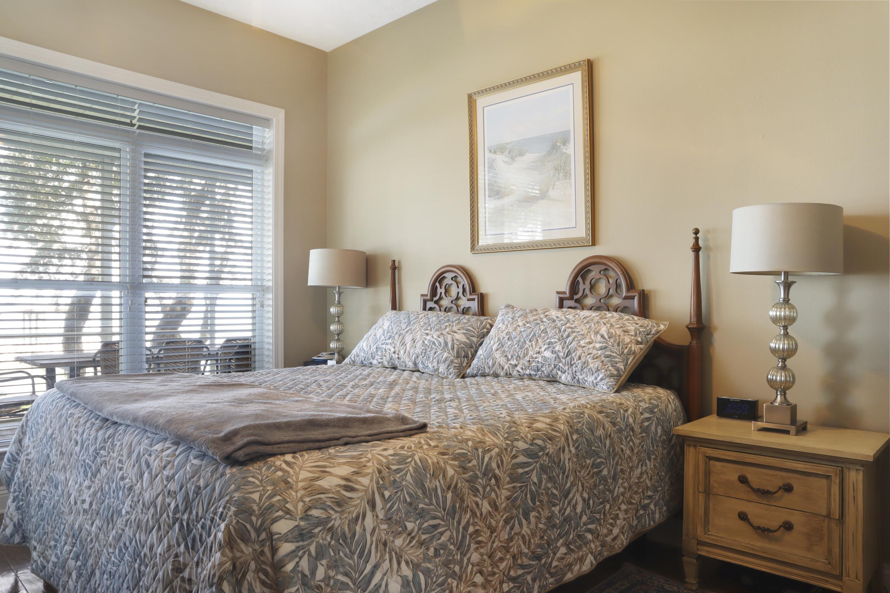 5884 E Bay Boulevard