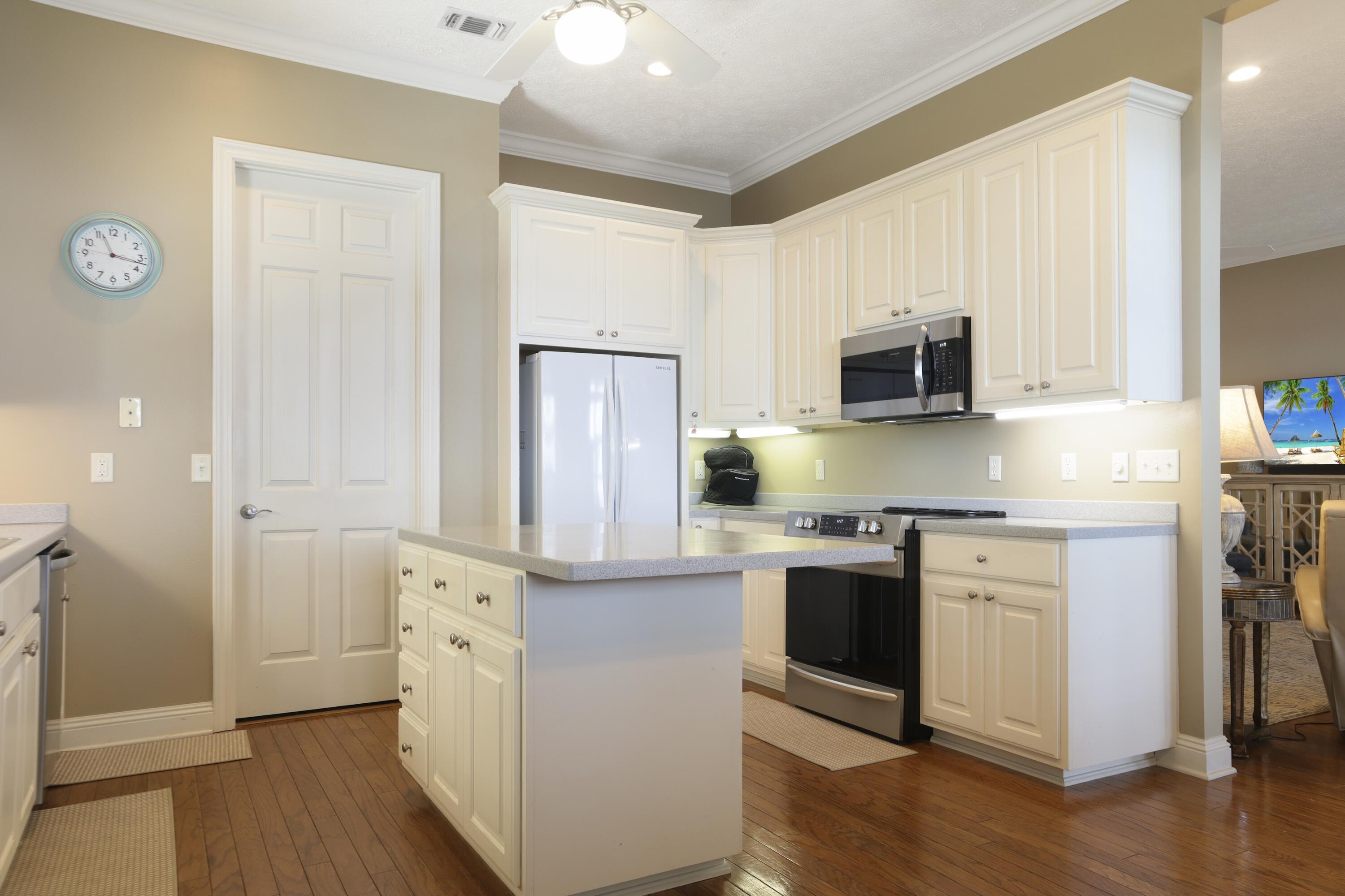 5884 E Bay Boulevard