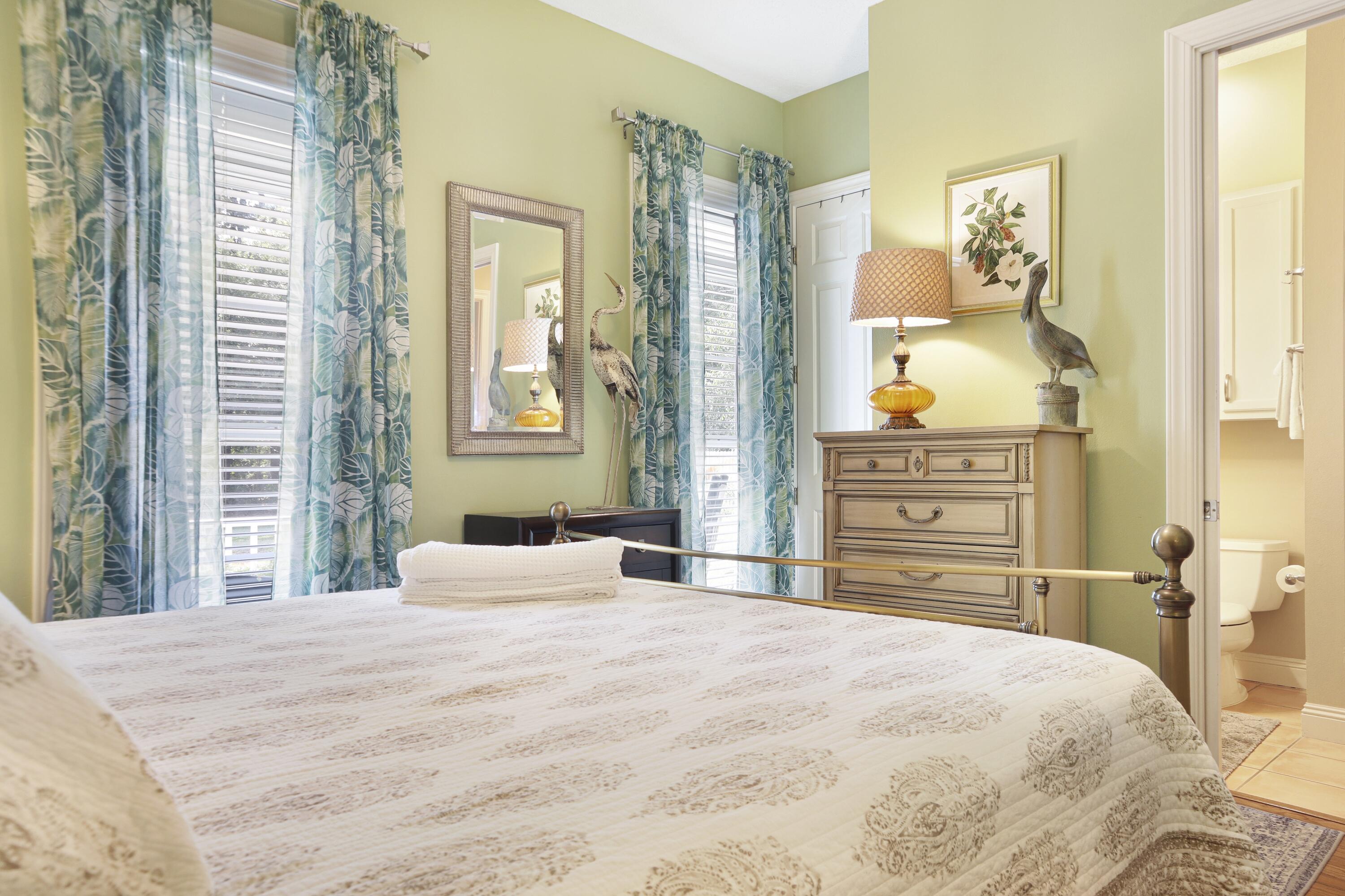 5884 E Bay Boulevard