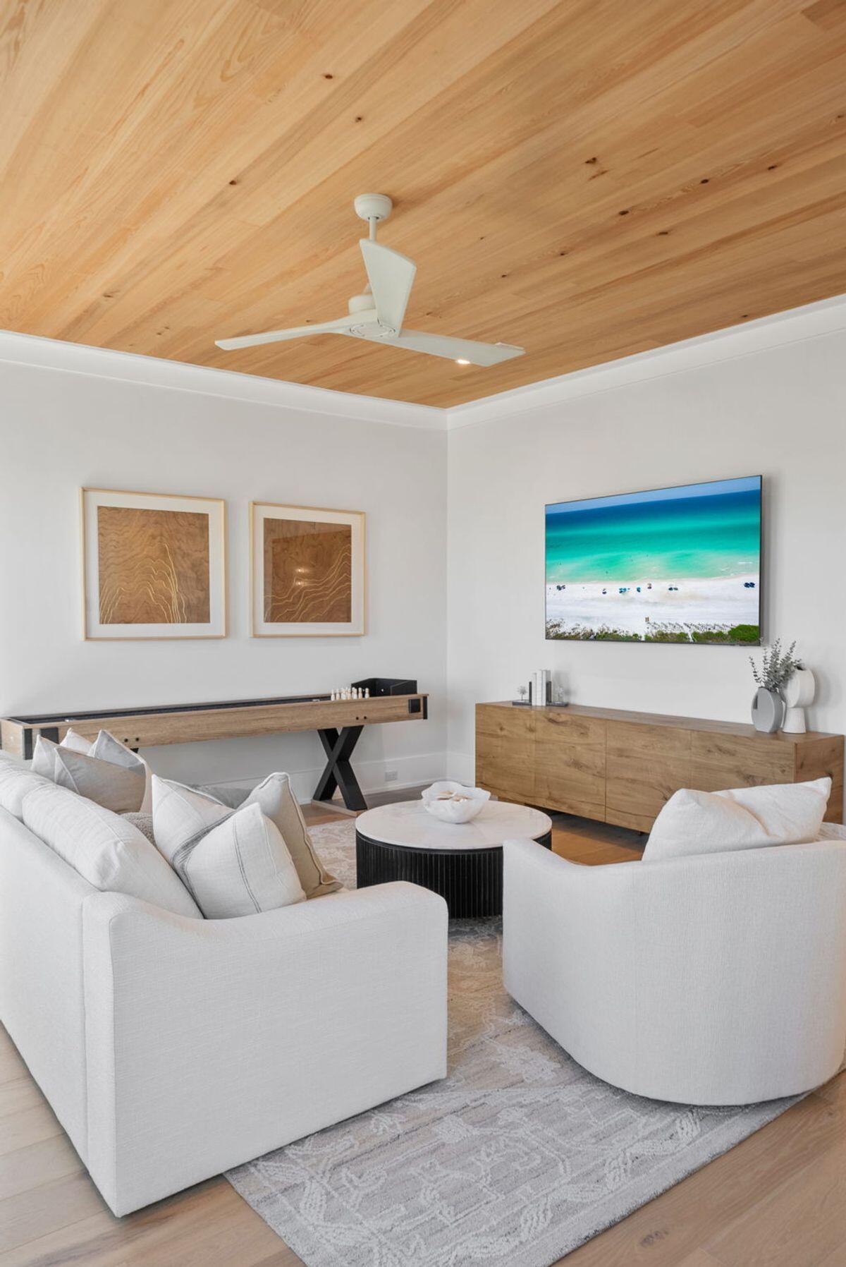 2900 S County Hwy 395