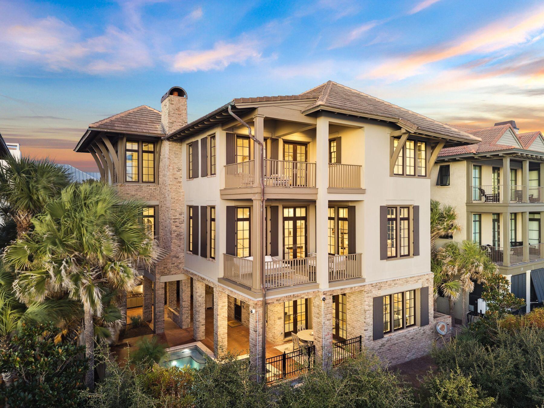 131 W St Lucia Lane