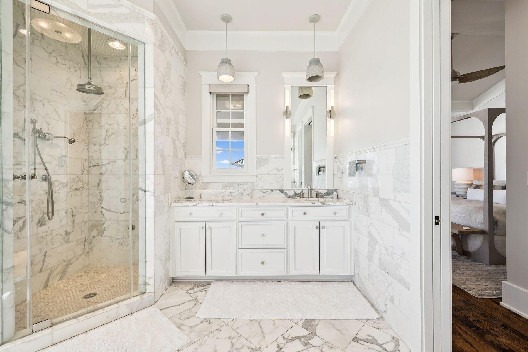 131 W St Lucia Lane