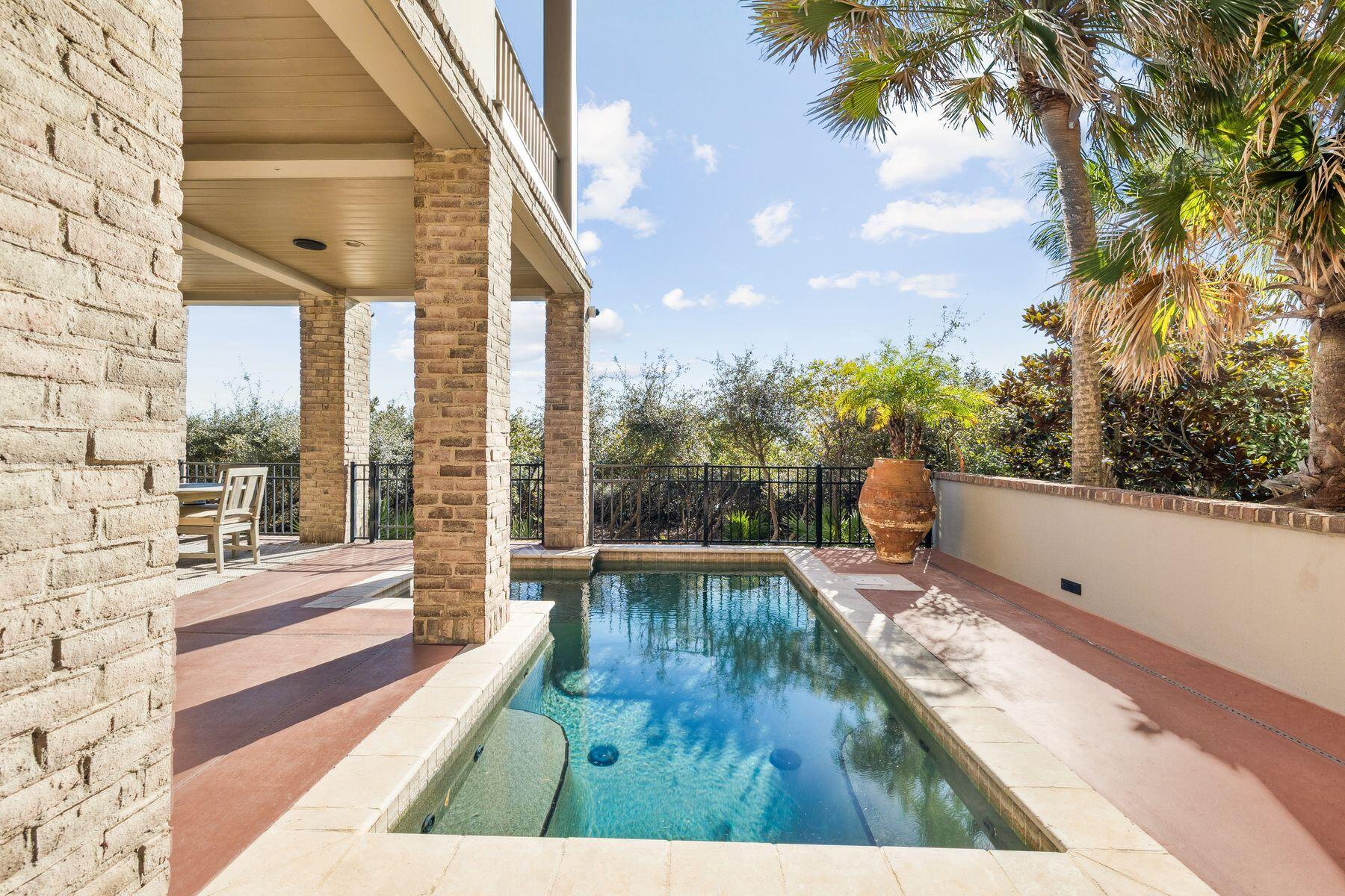 131 W St Lucia Lane