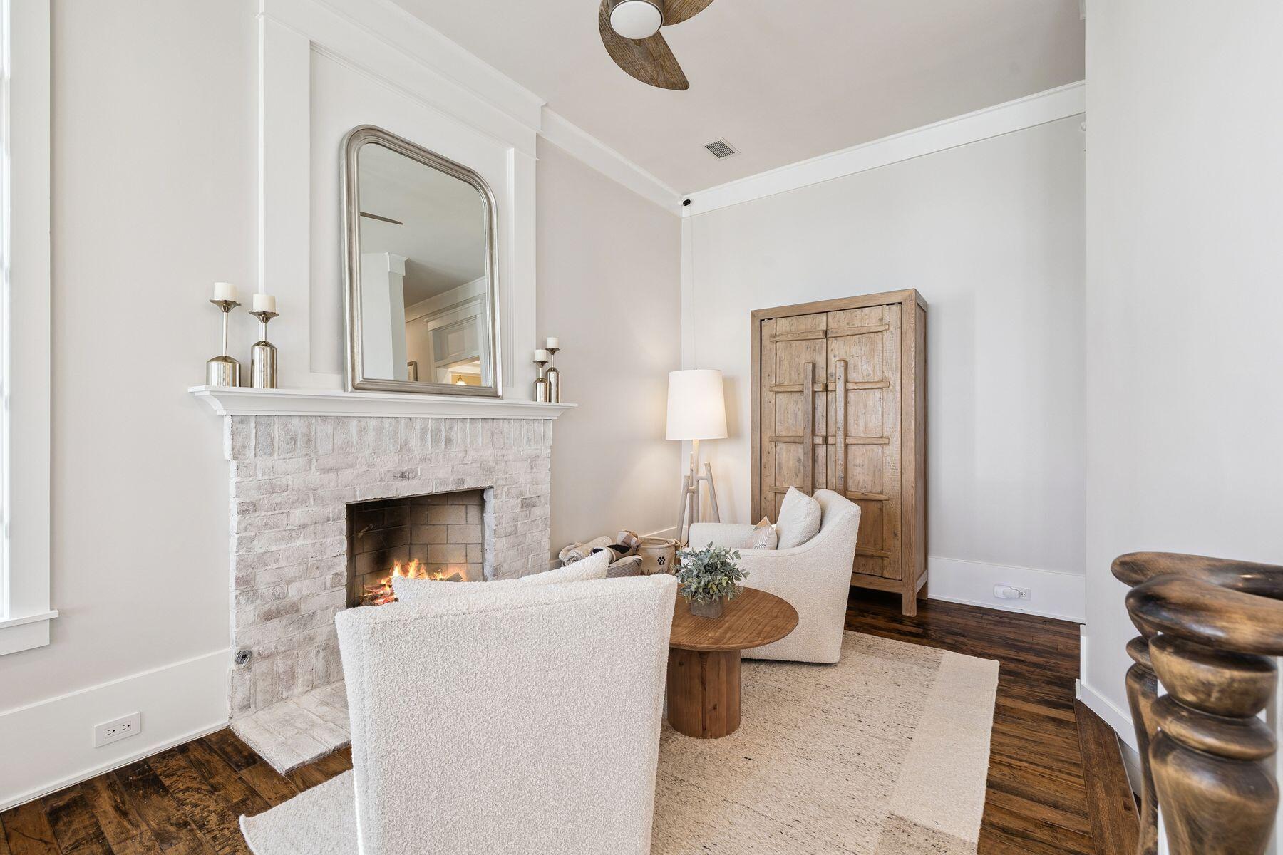 131 W St Lucia Lane