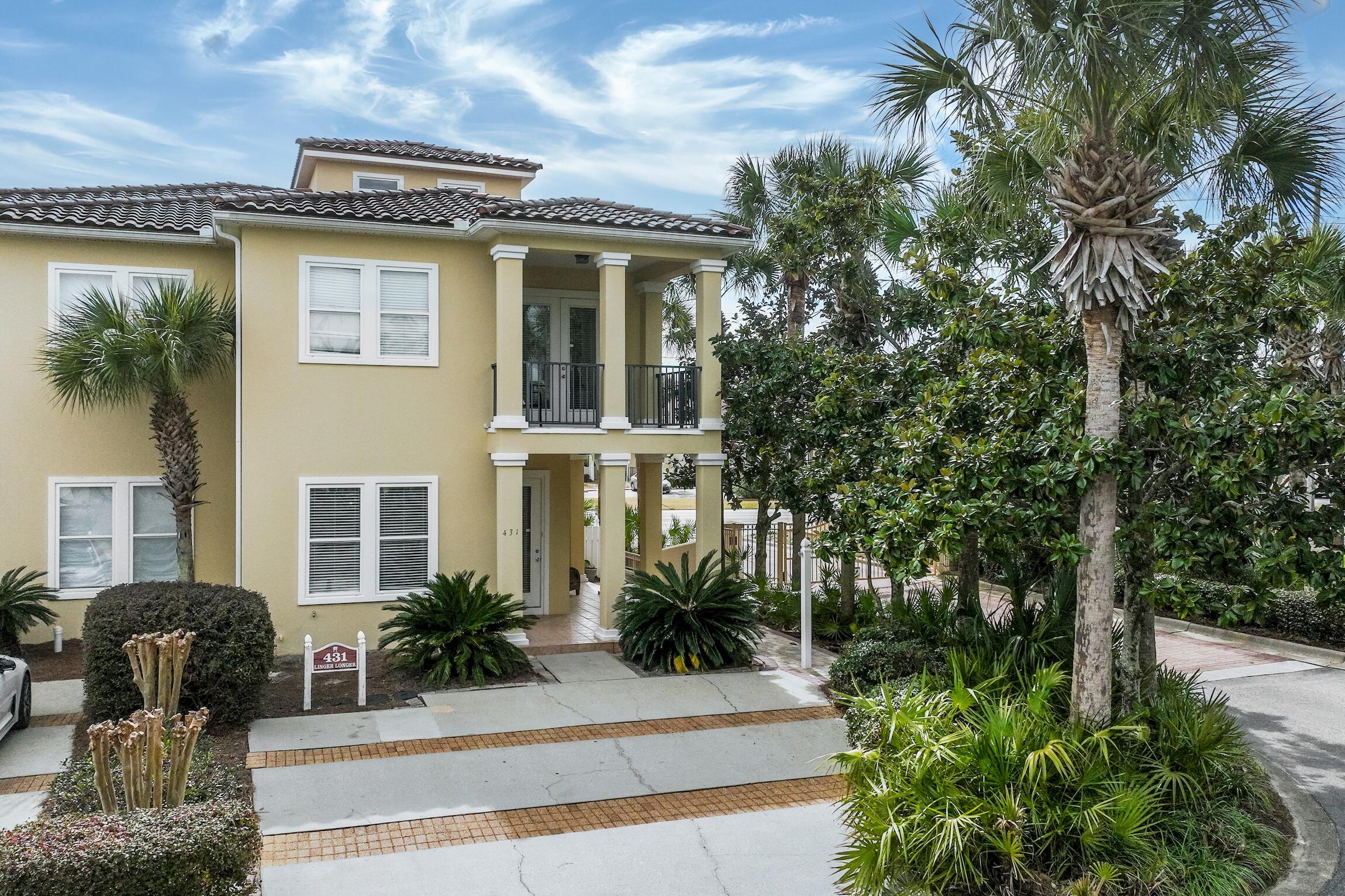 431 La Valencia Circle