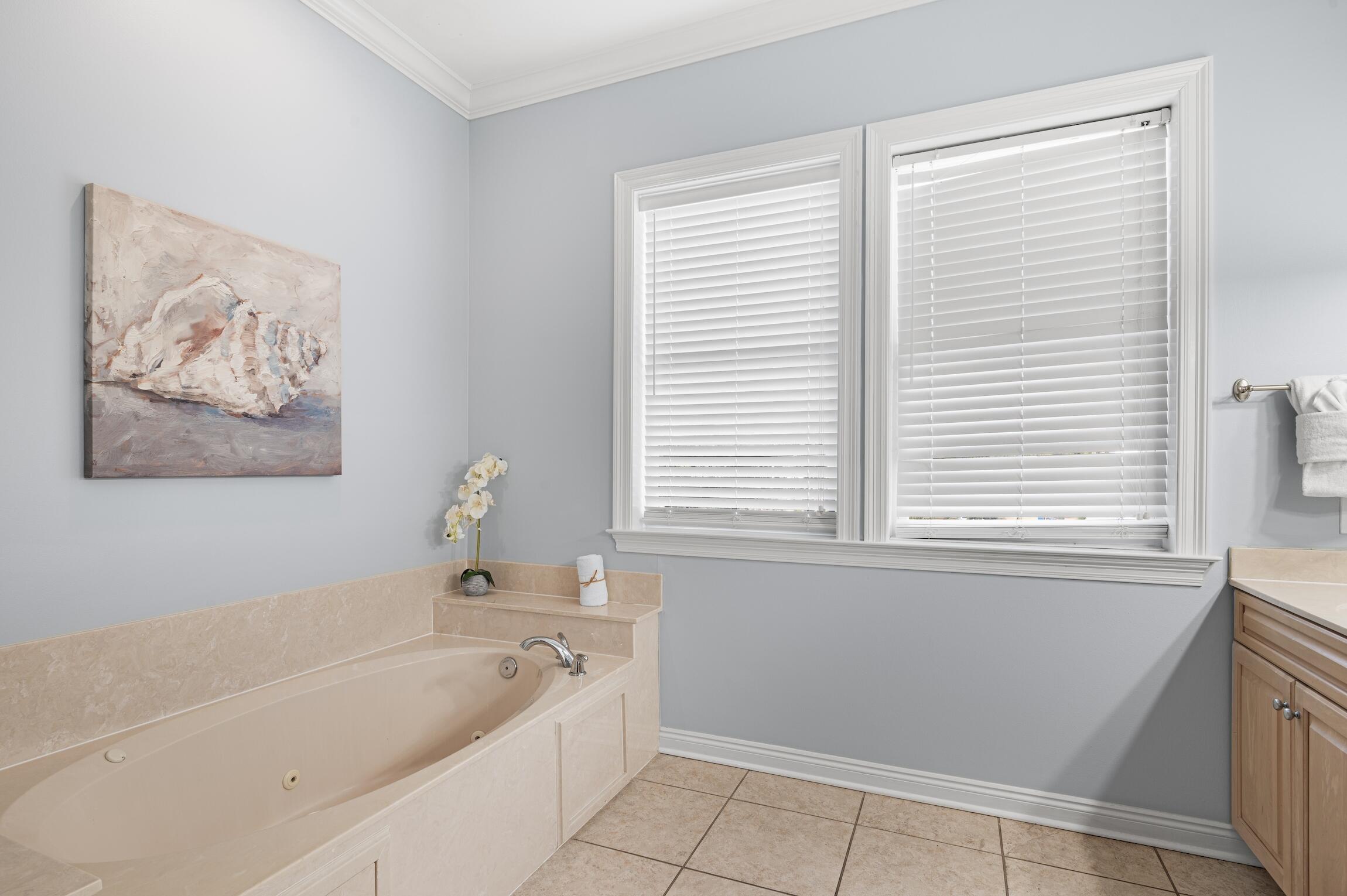 431 La Valencia Circle