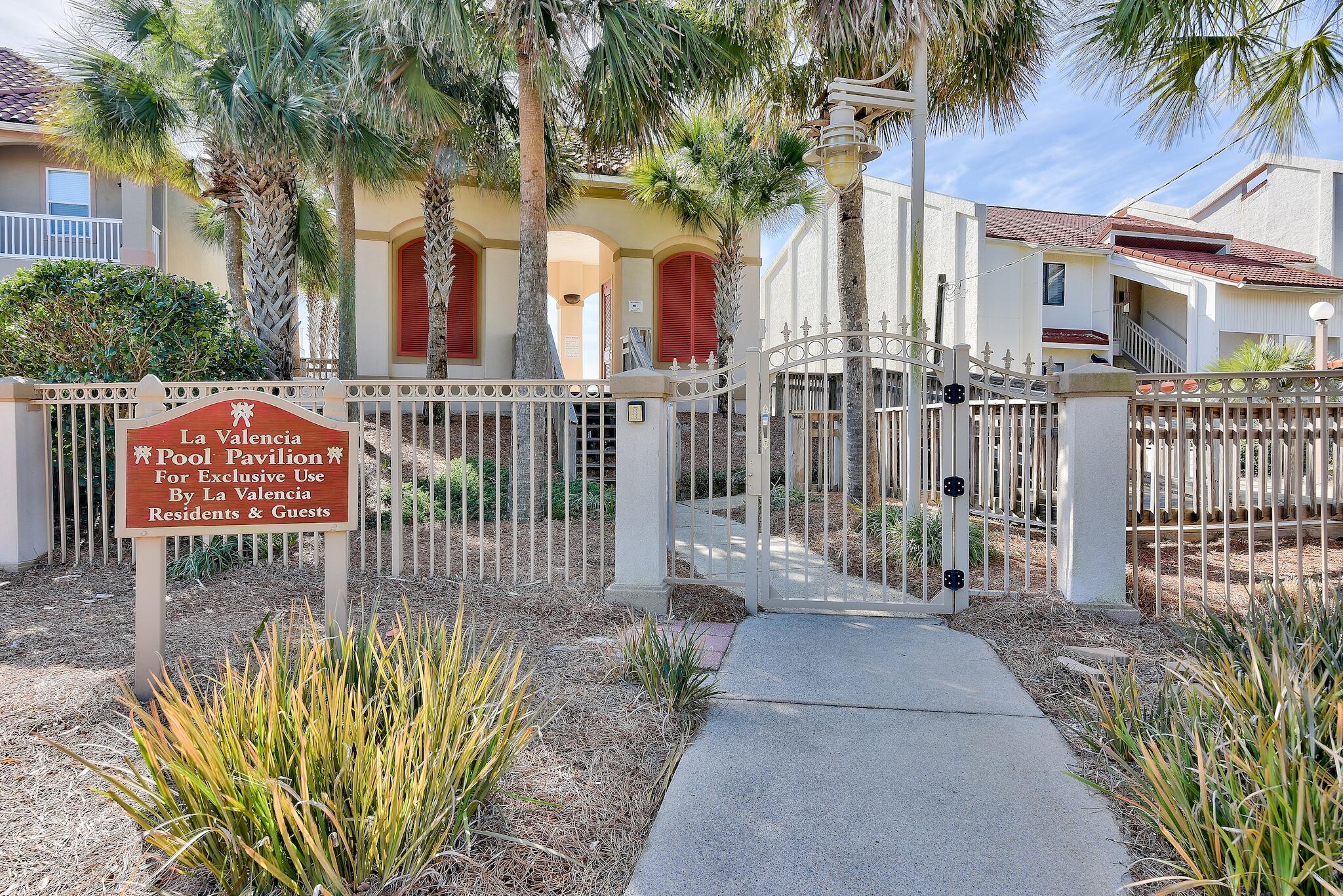 431 La Valencia Circle