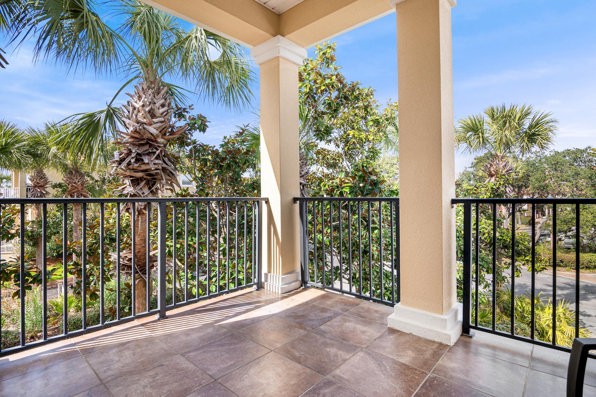 431 La Valencia Circle