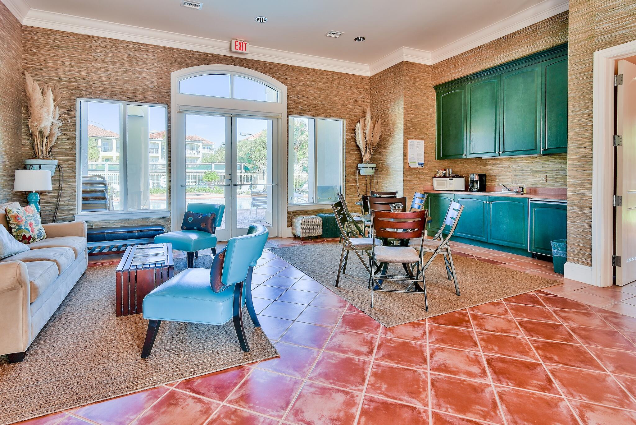 431 La Valencia Circle