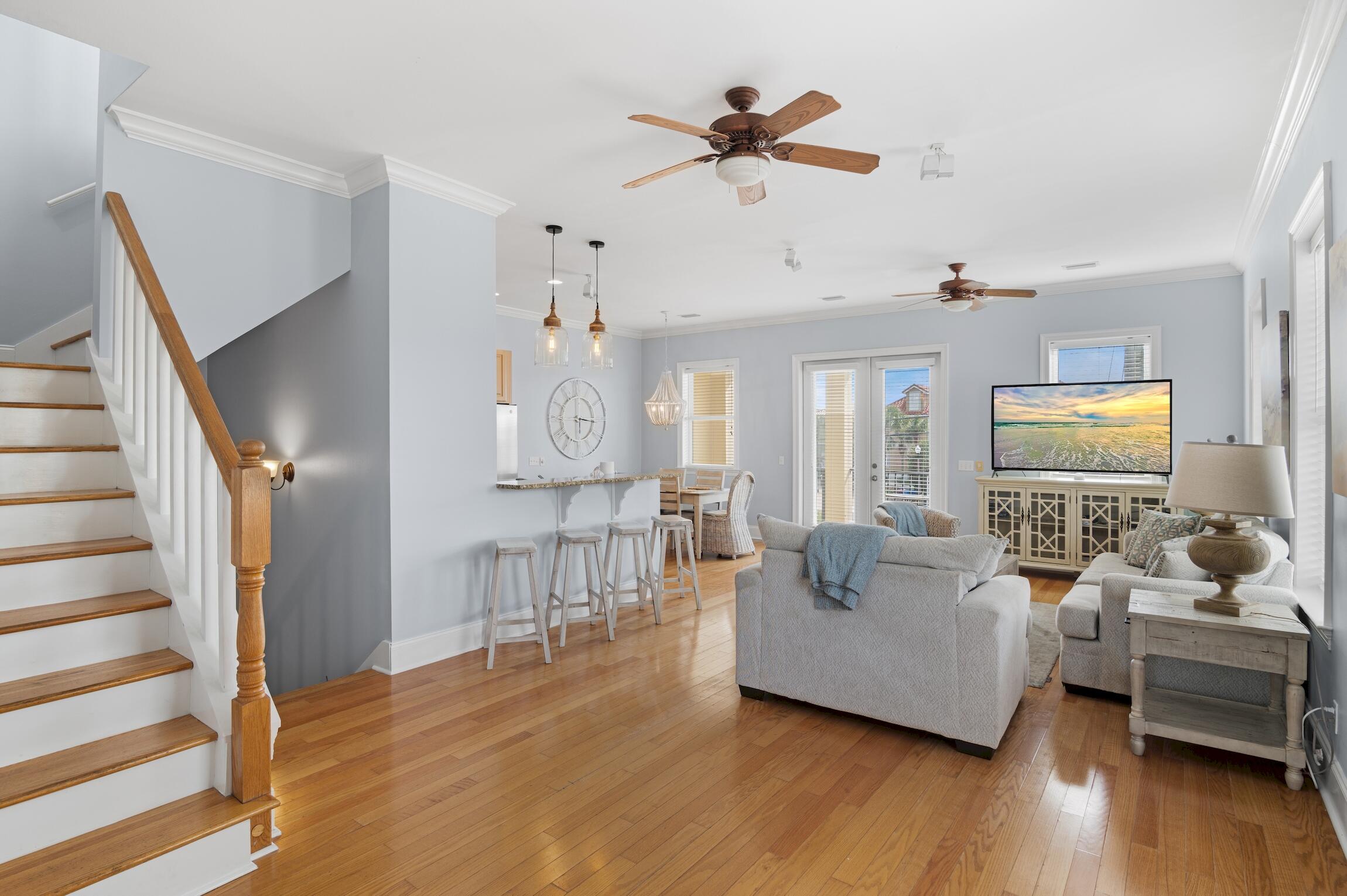 431 La Valencia Circle