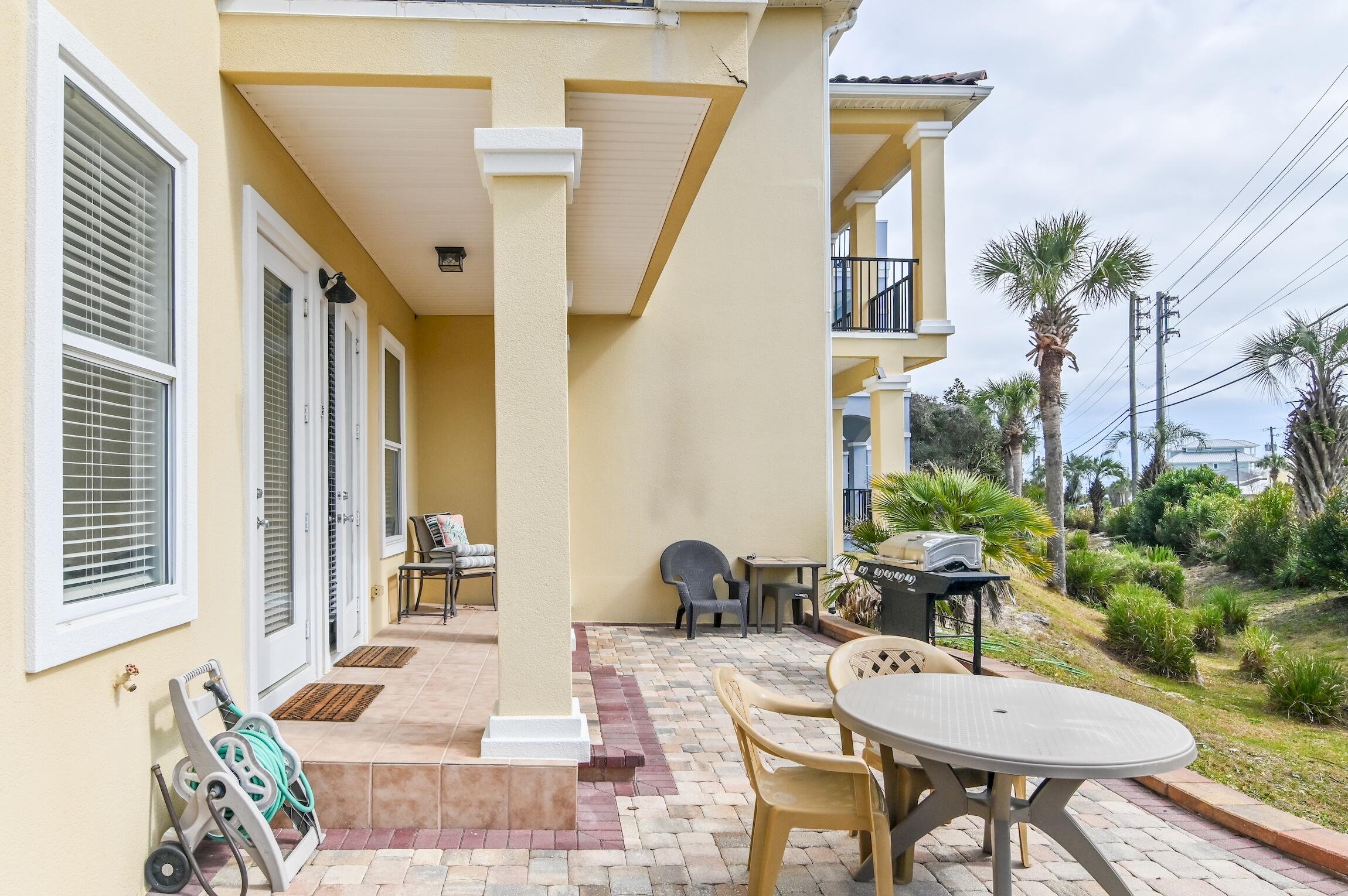 431 La Valencia Circle