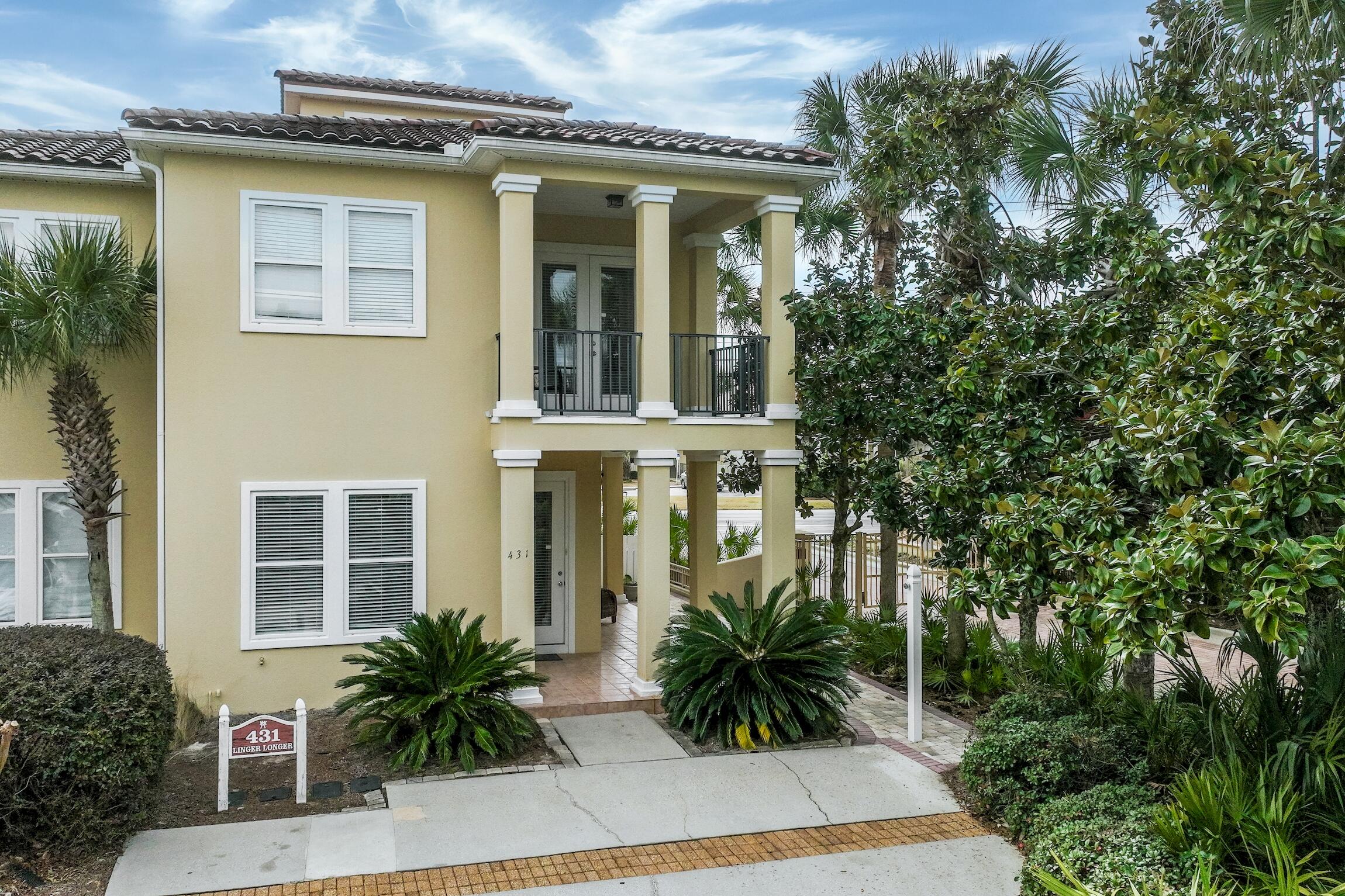 431 La Valencia Circle