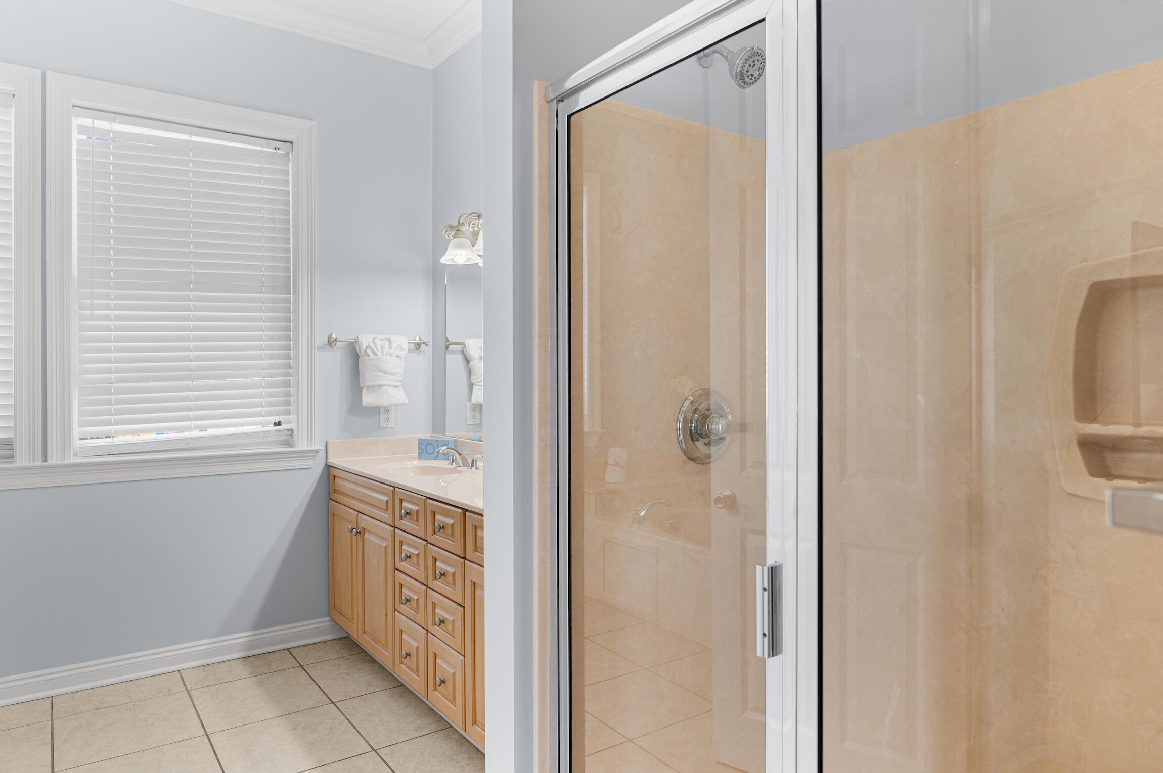 431 La Valencia Circle