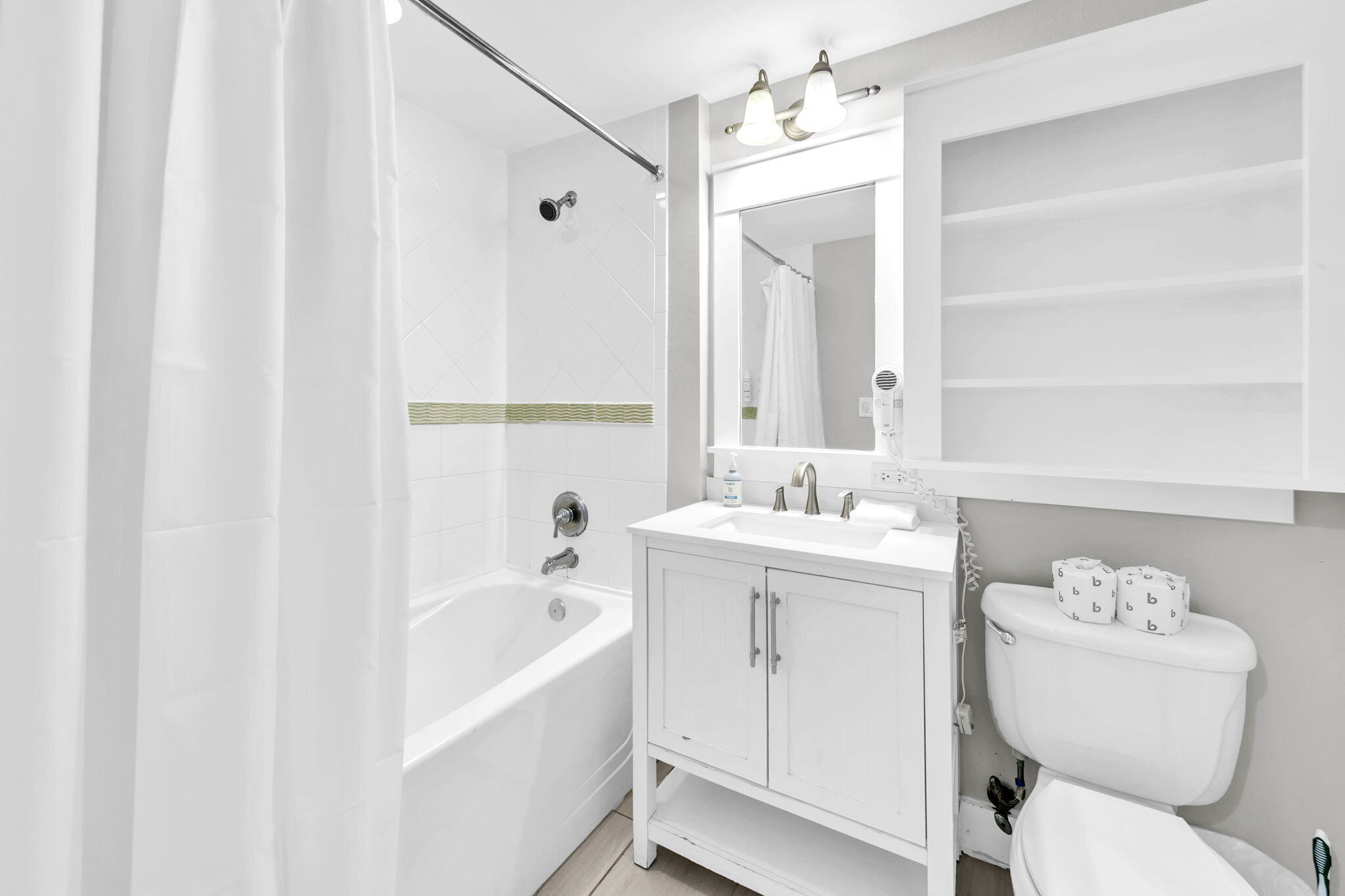 9100 Baytowne Wharf Boulevard 458/460