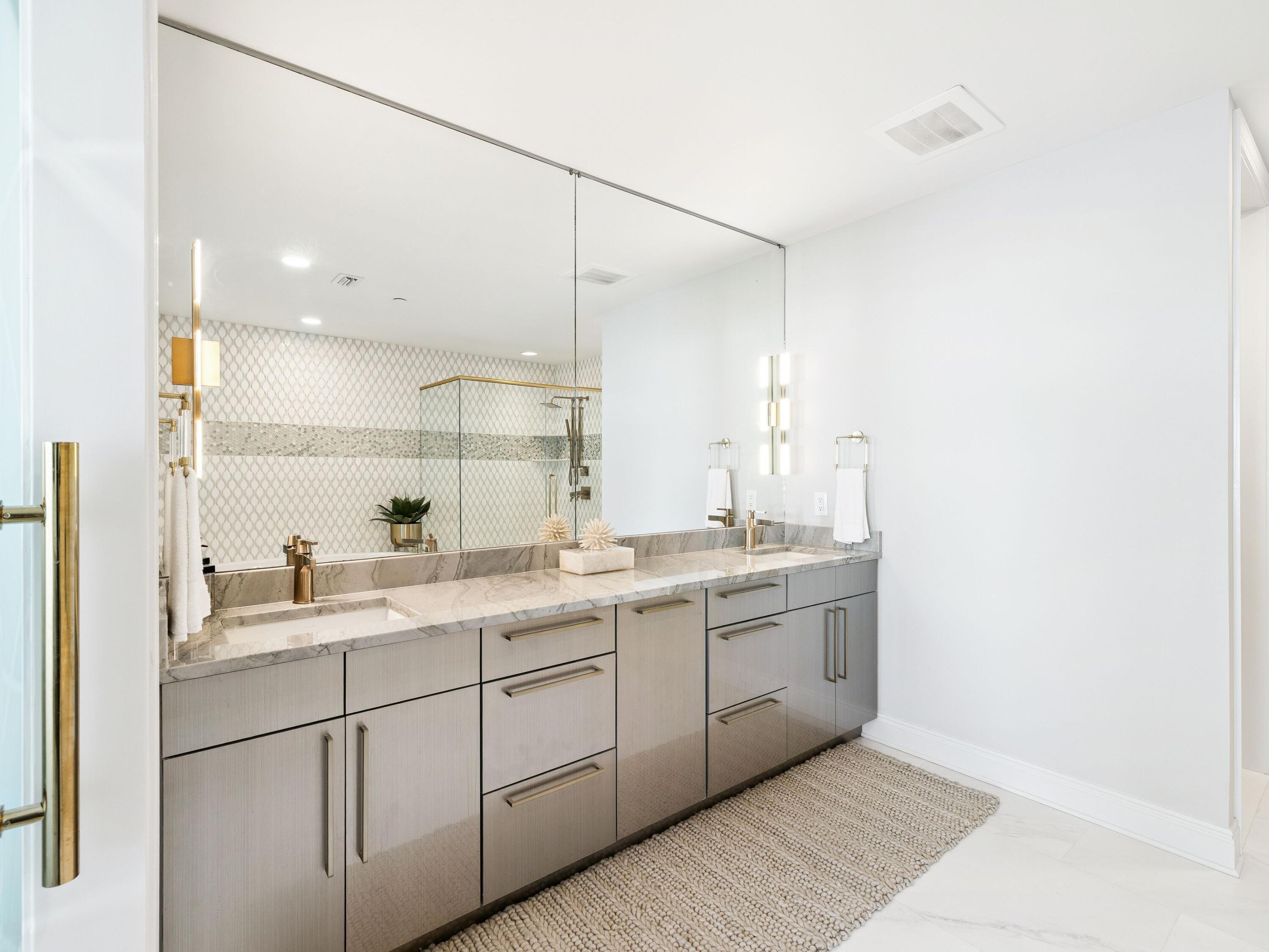 4463 W County Highway 30A UNIT 302