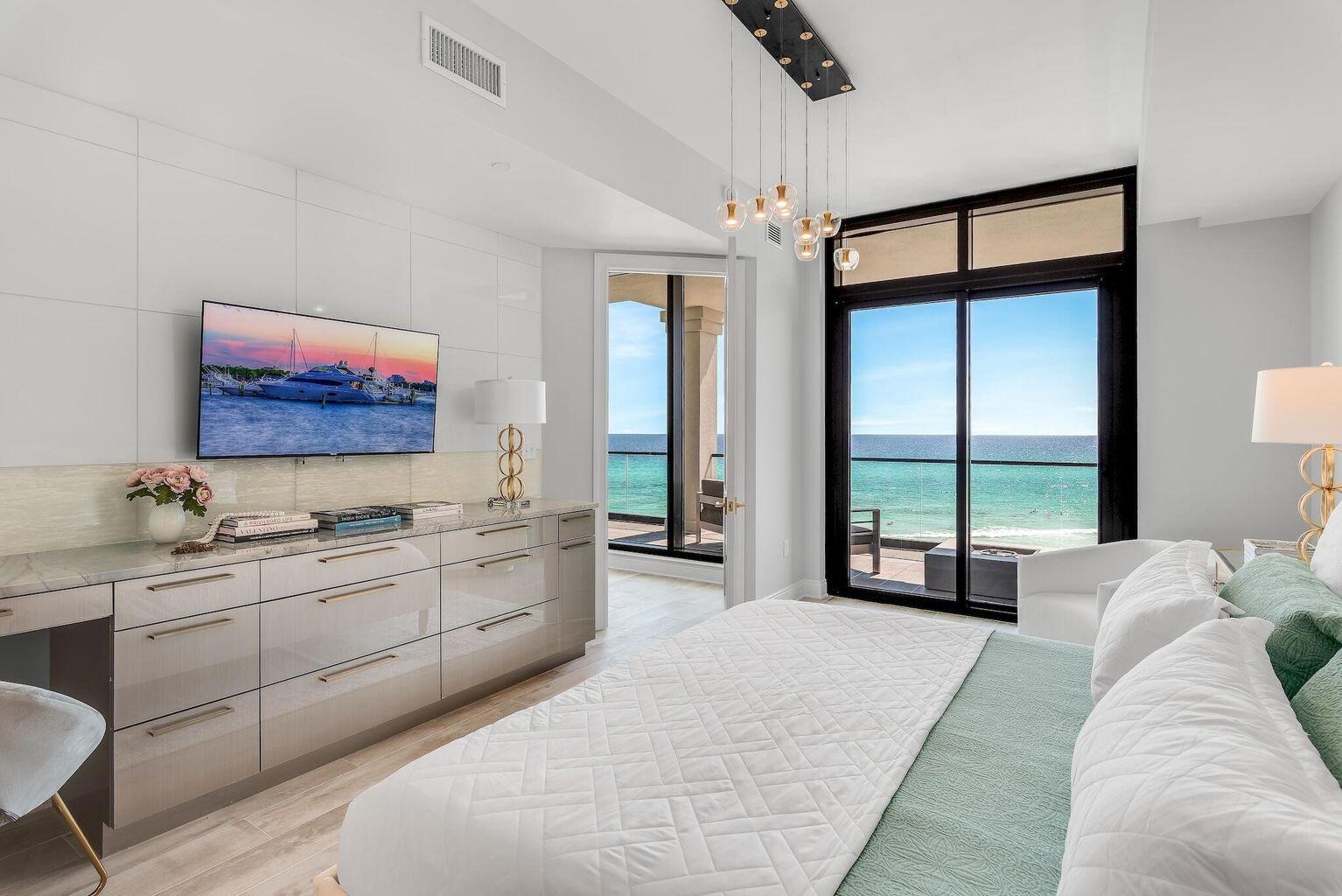 4463 W County Highway 30A UNIT 302