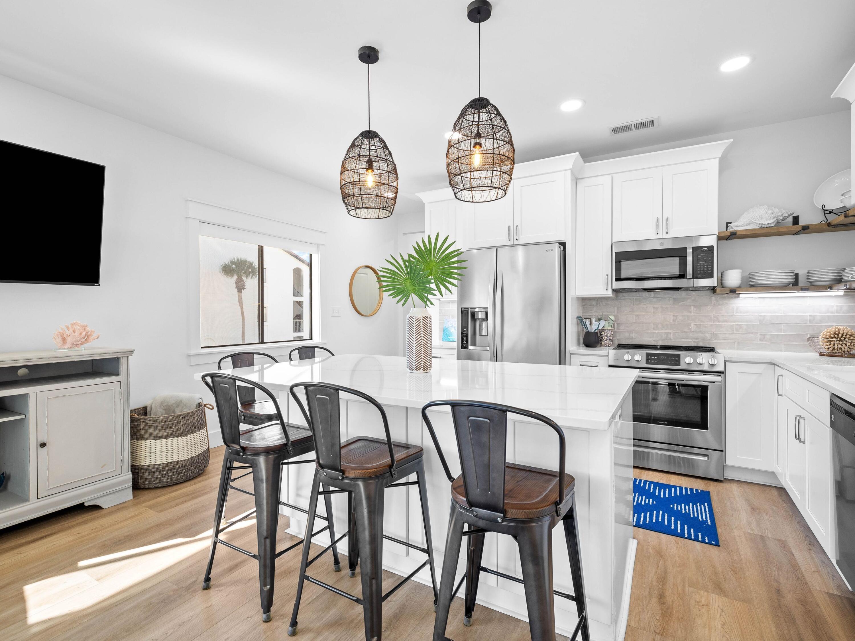 3604 East County Highway 30A D6