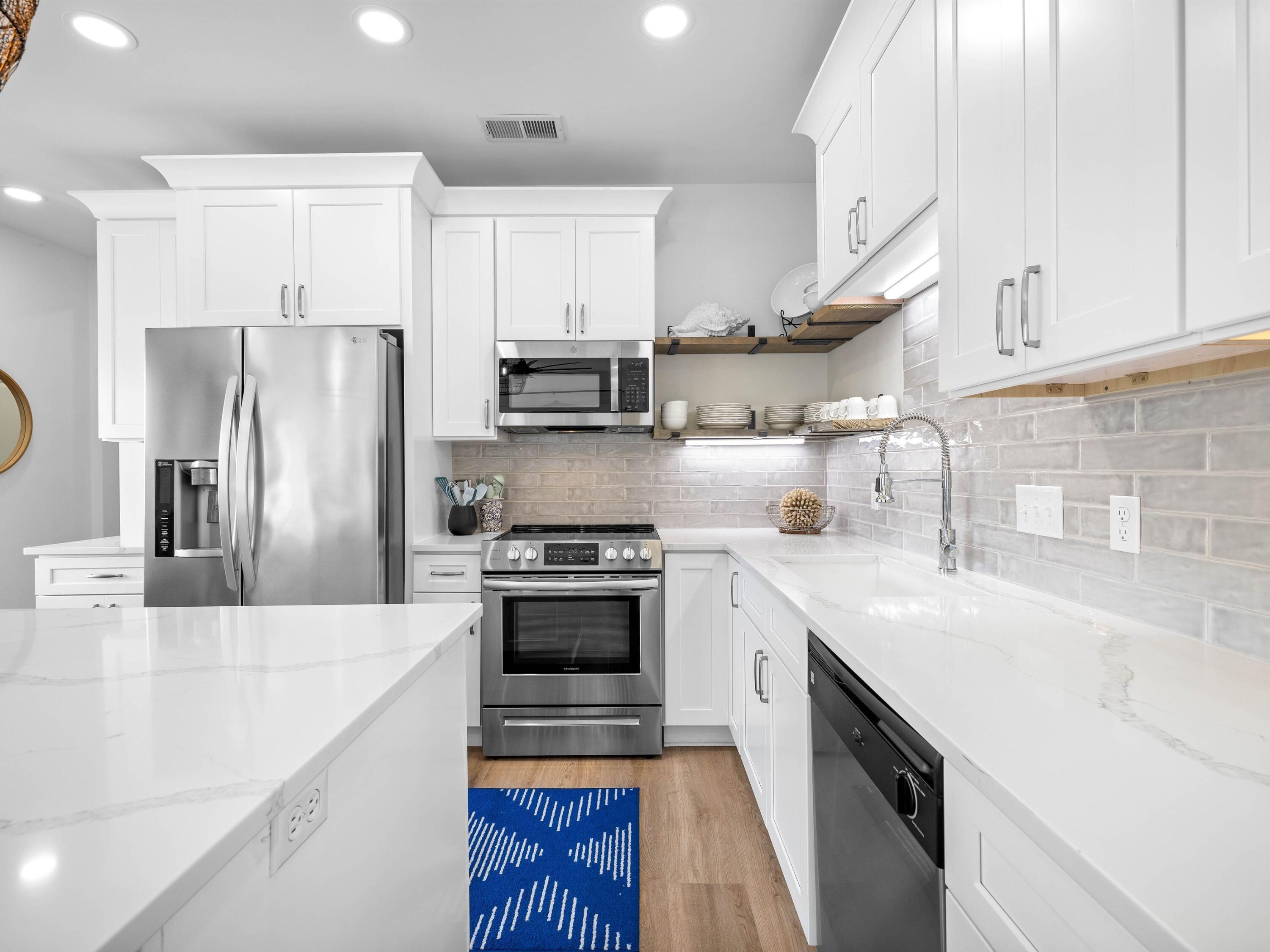 3604 East County Highway 30A D6