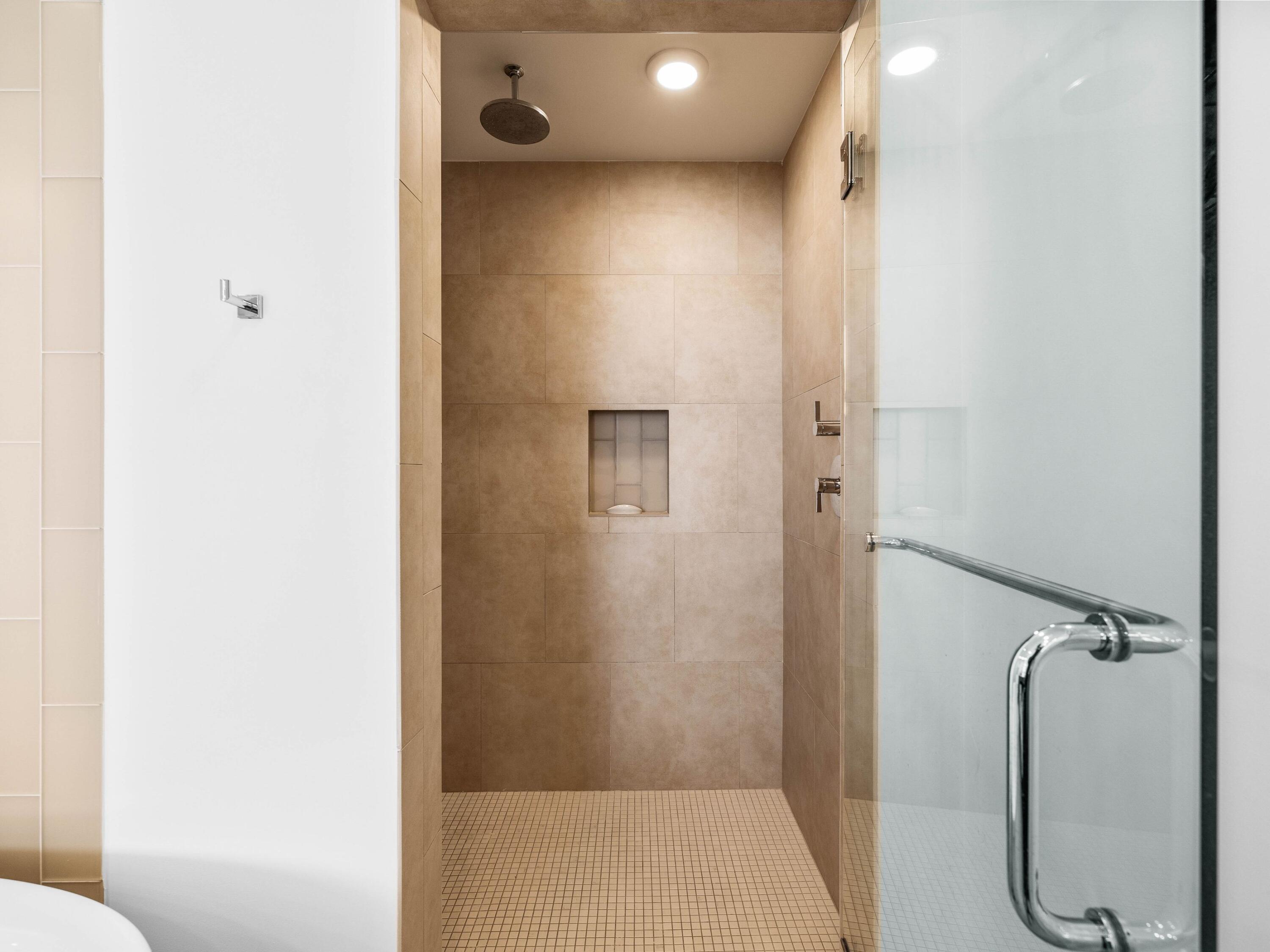 1900 Scenic Hwy 98 902