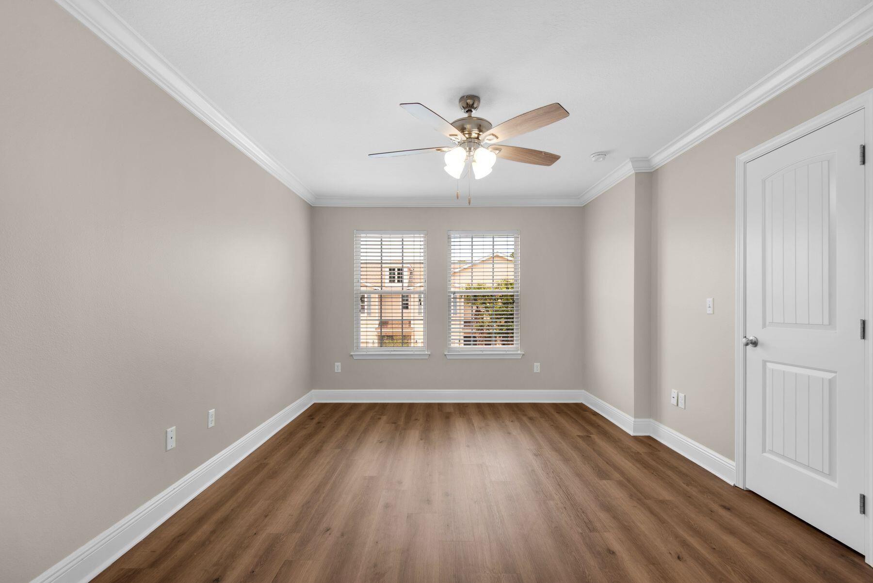 17 W Shady Oaks Lane UNIT C