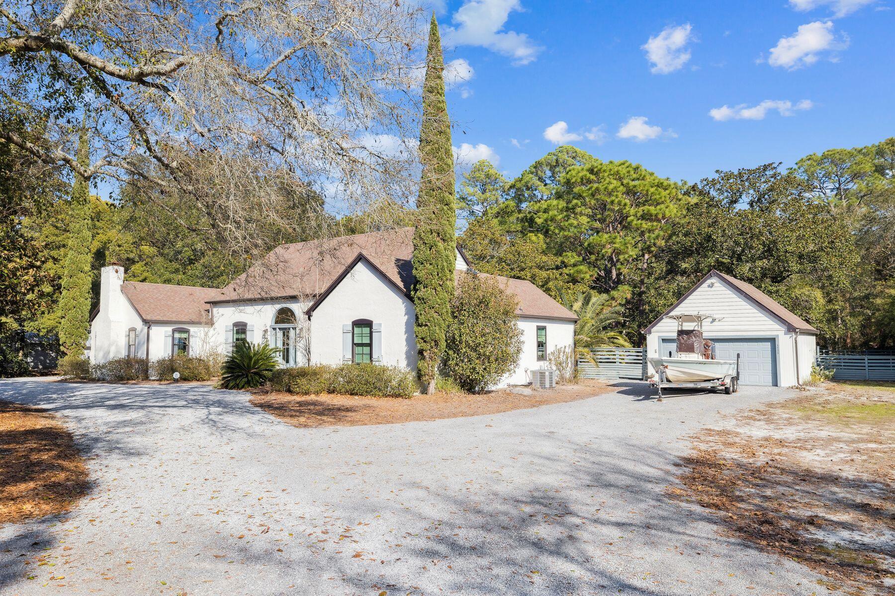 1525 W Hewett Road
