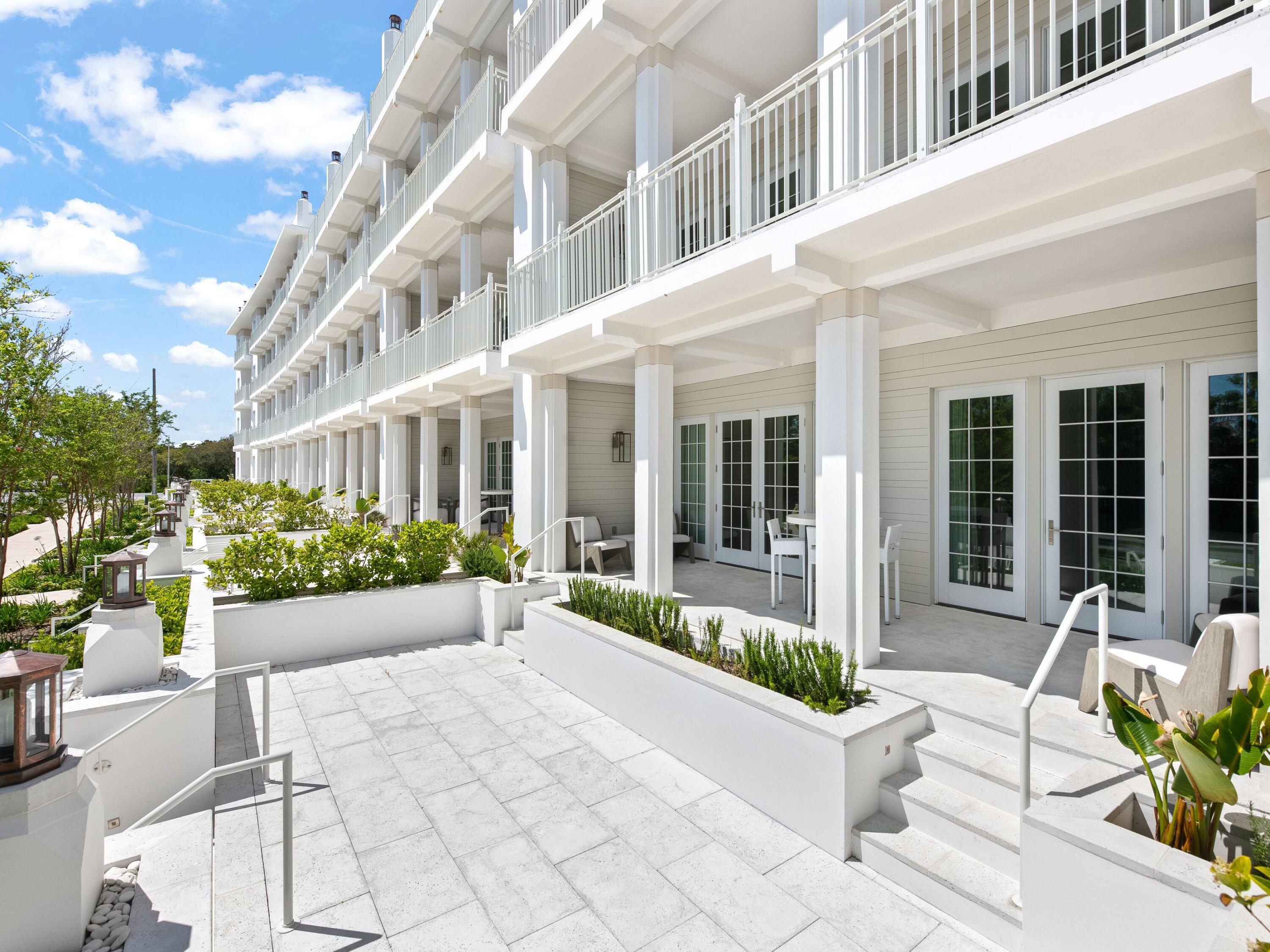 45 W Solaire Way 103