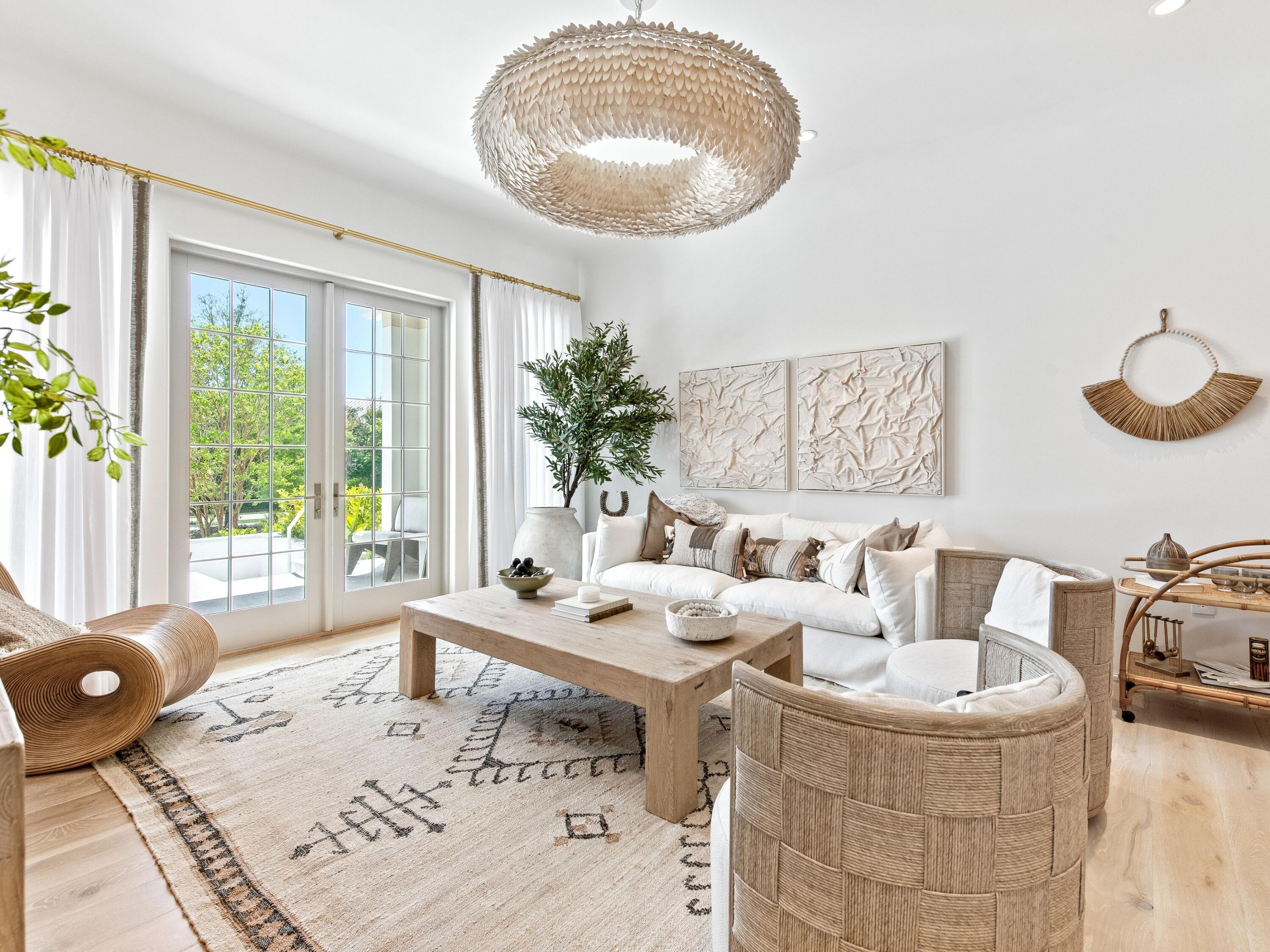 45 W Solaire Way 103