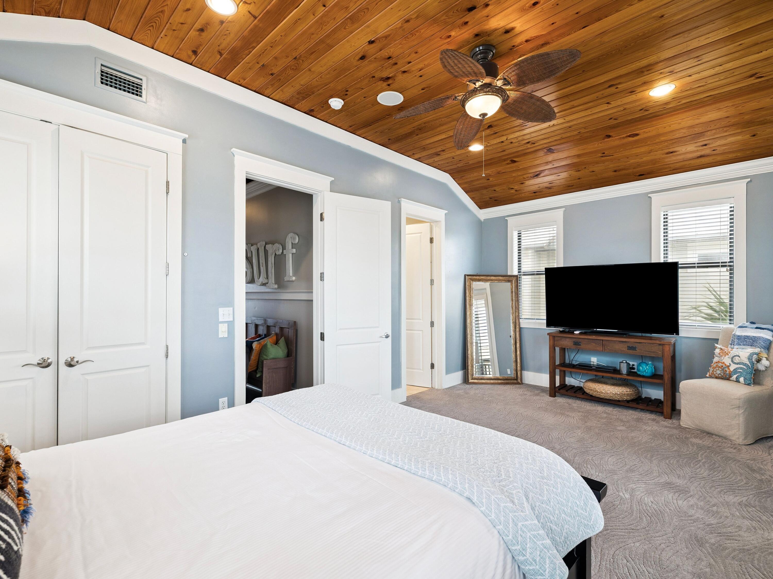 33 W Seacrest Beach Boulevard