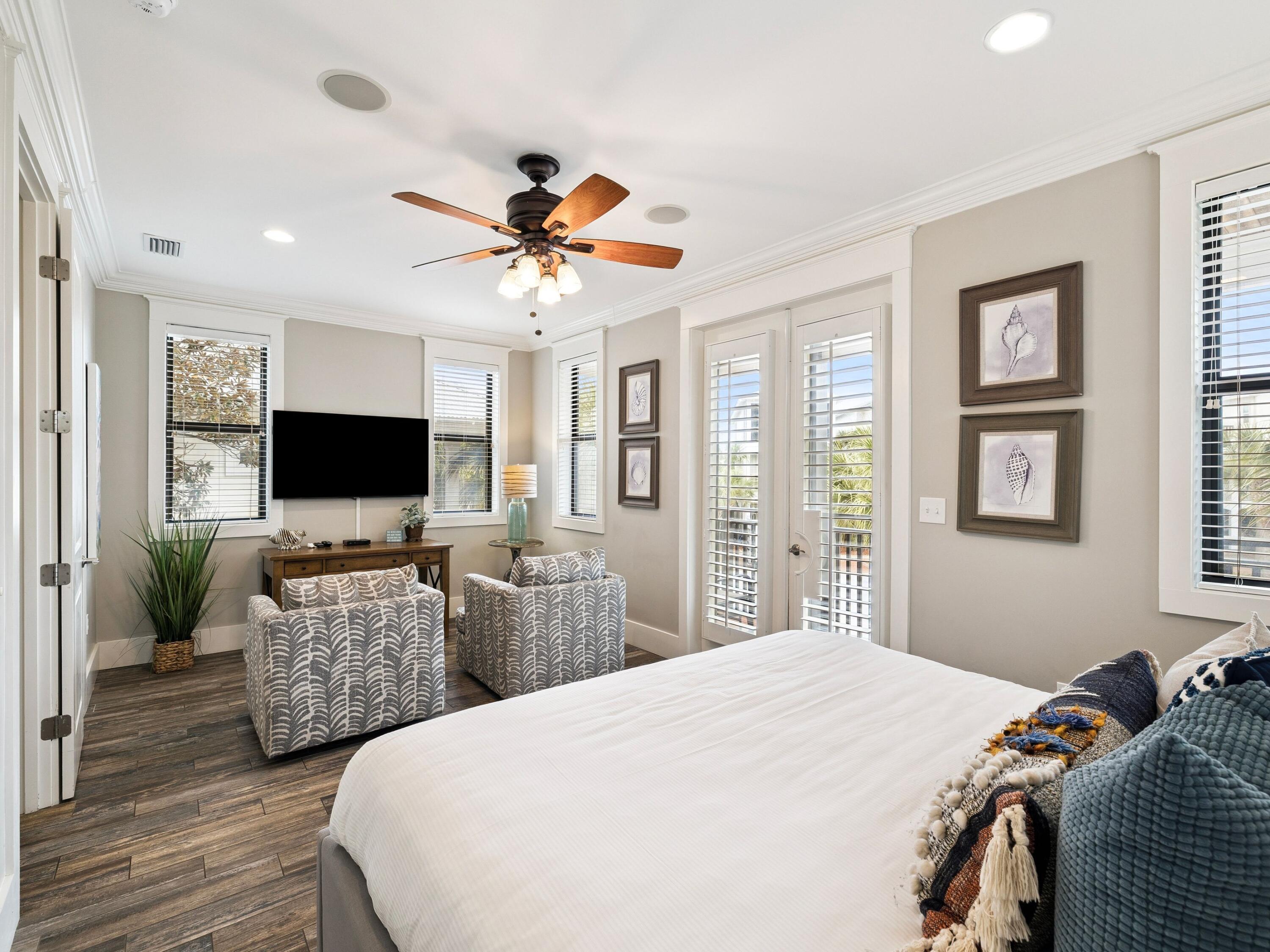 33 W Seacrest Beach Boulevard