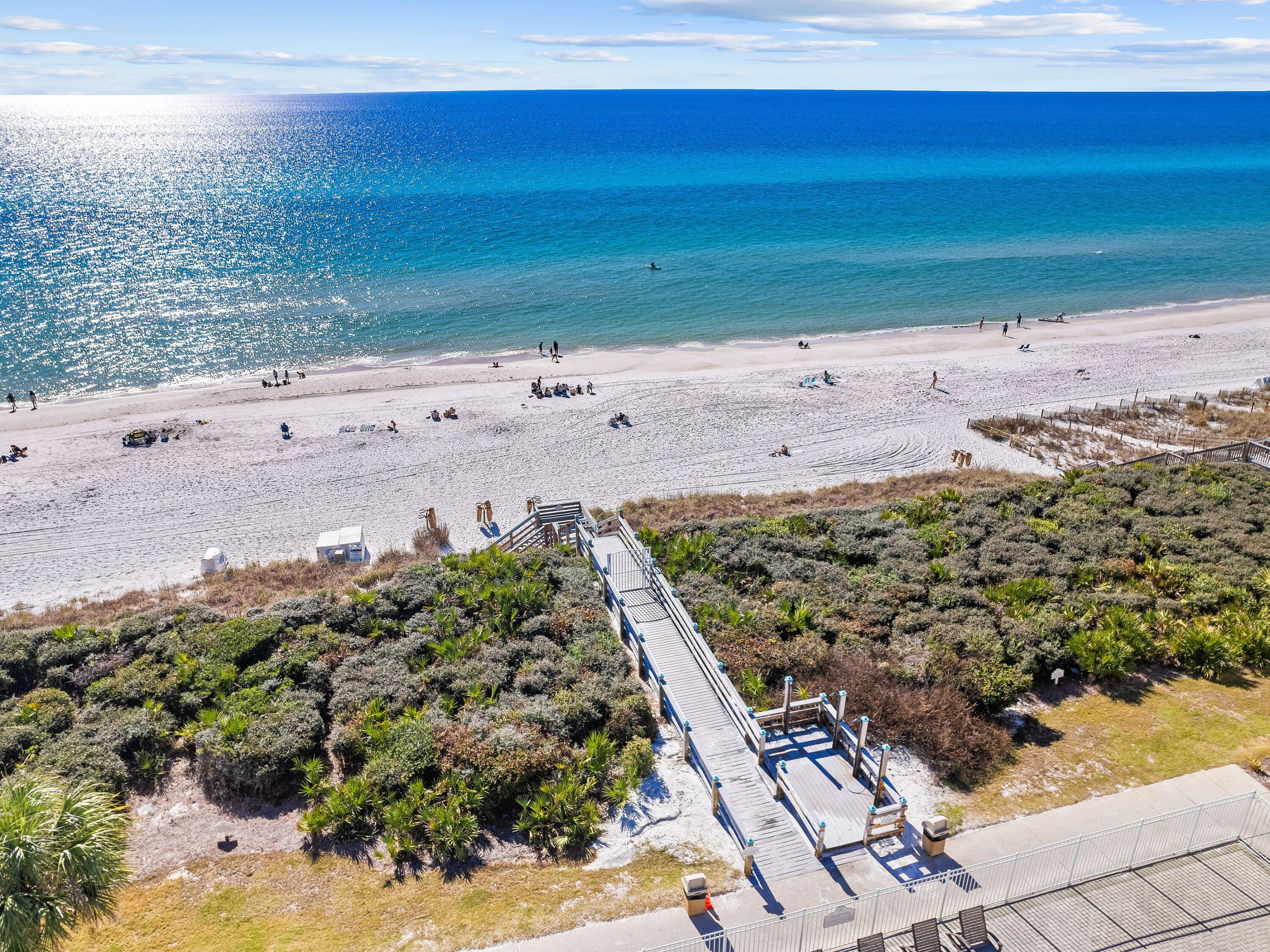 33 W Seacrest Beach Boulevard
