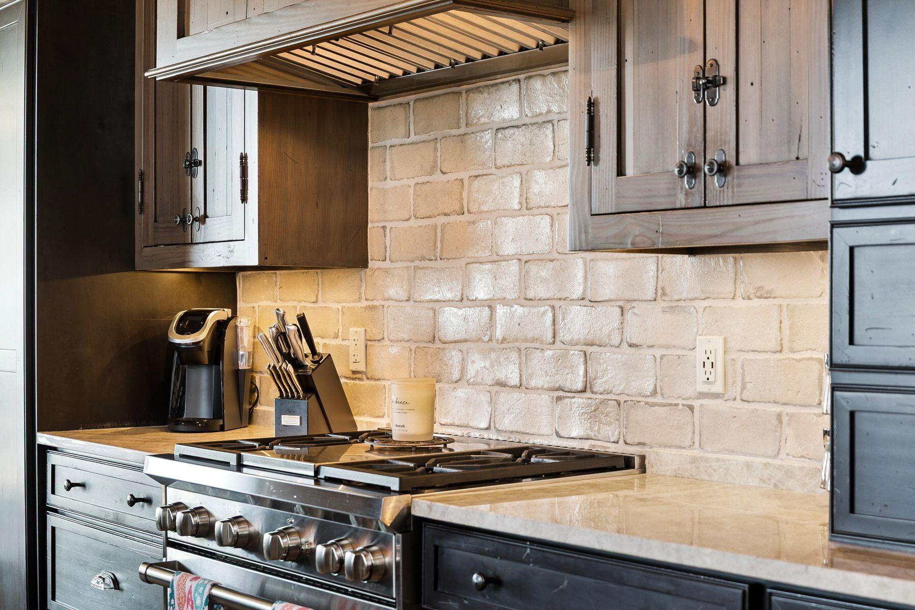 221 Bay Circle Drive