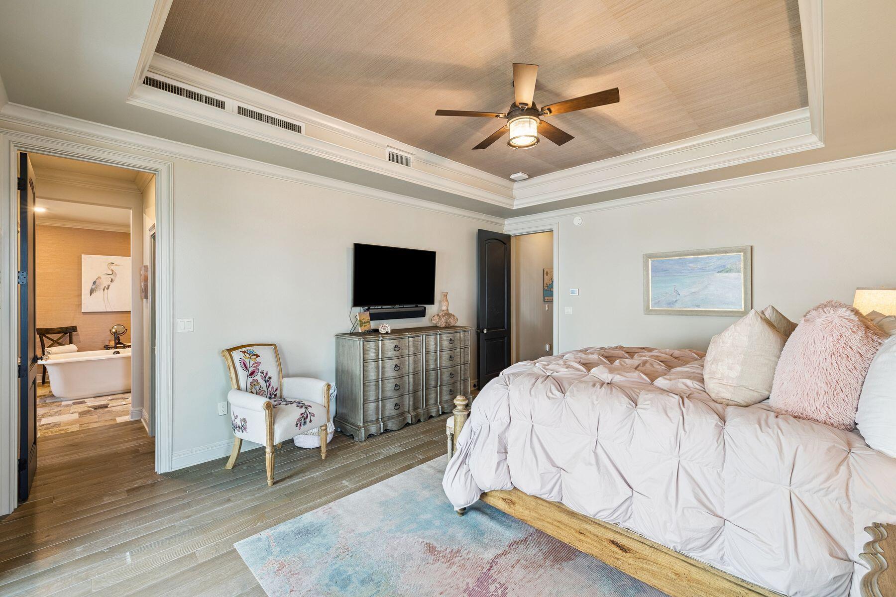 221 Bay Circle Drive