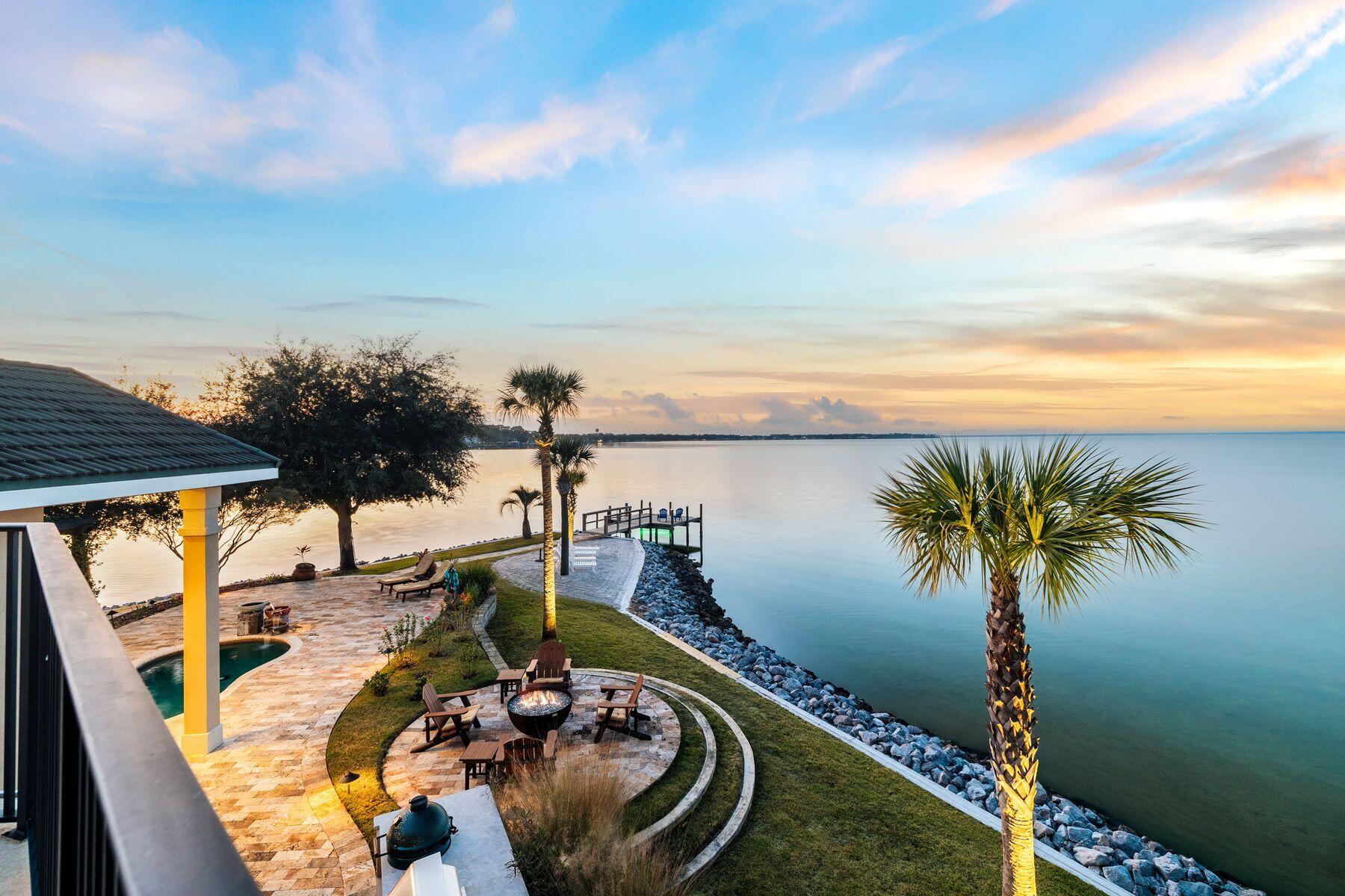 221 Bay Circle Drive