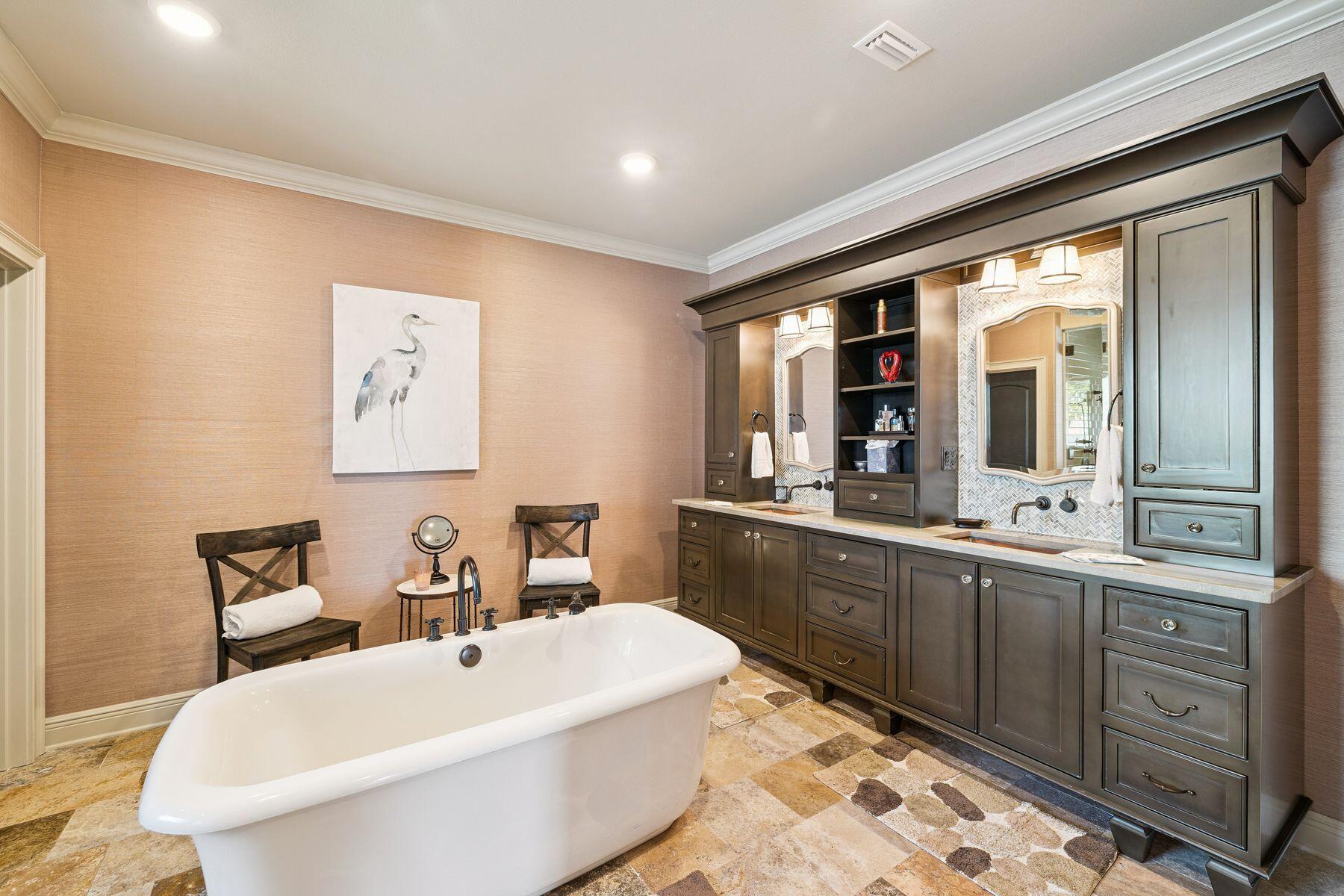 221 Bay Circle Drive