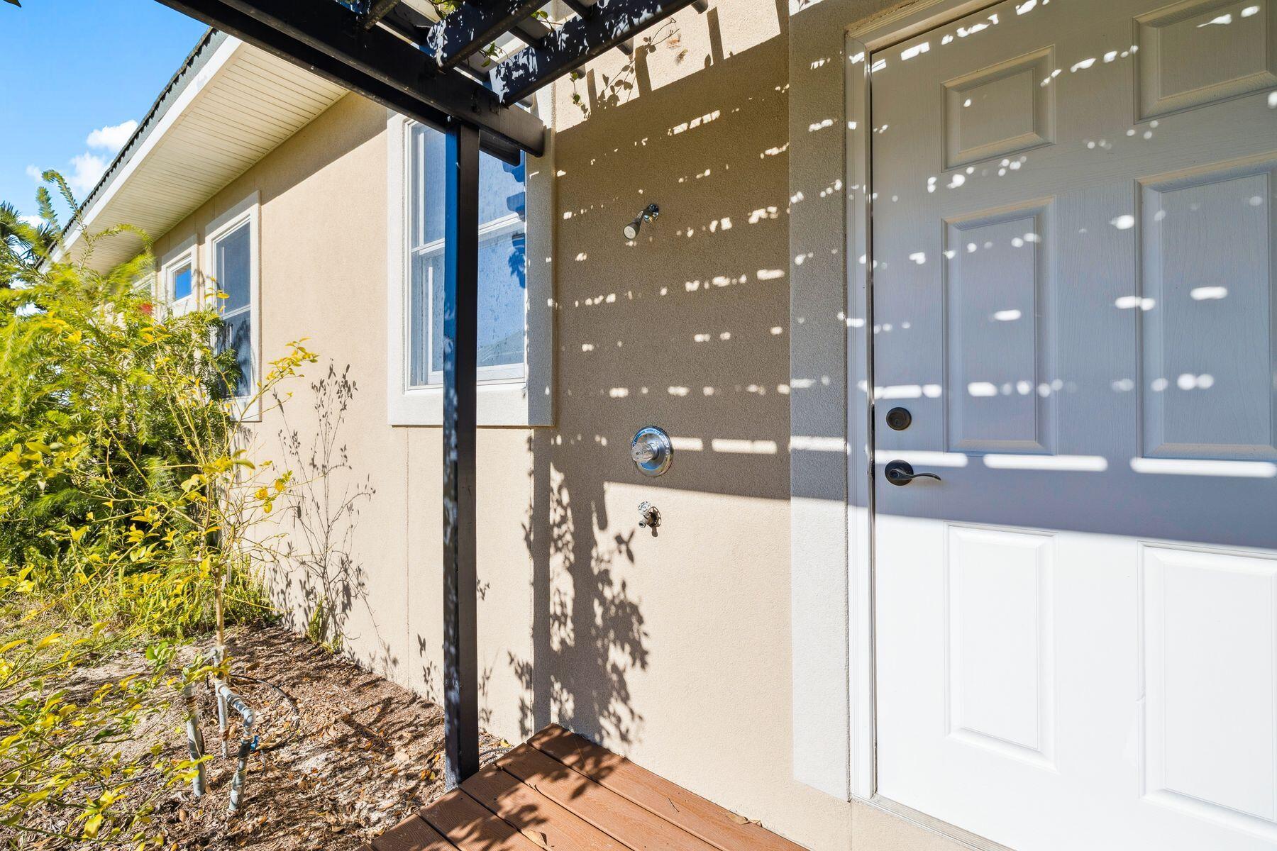 221 Bay Circle Drive