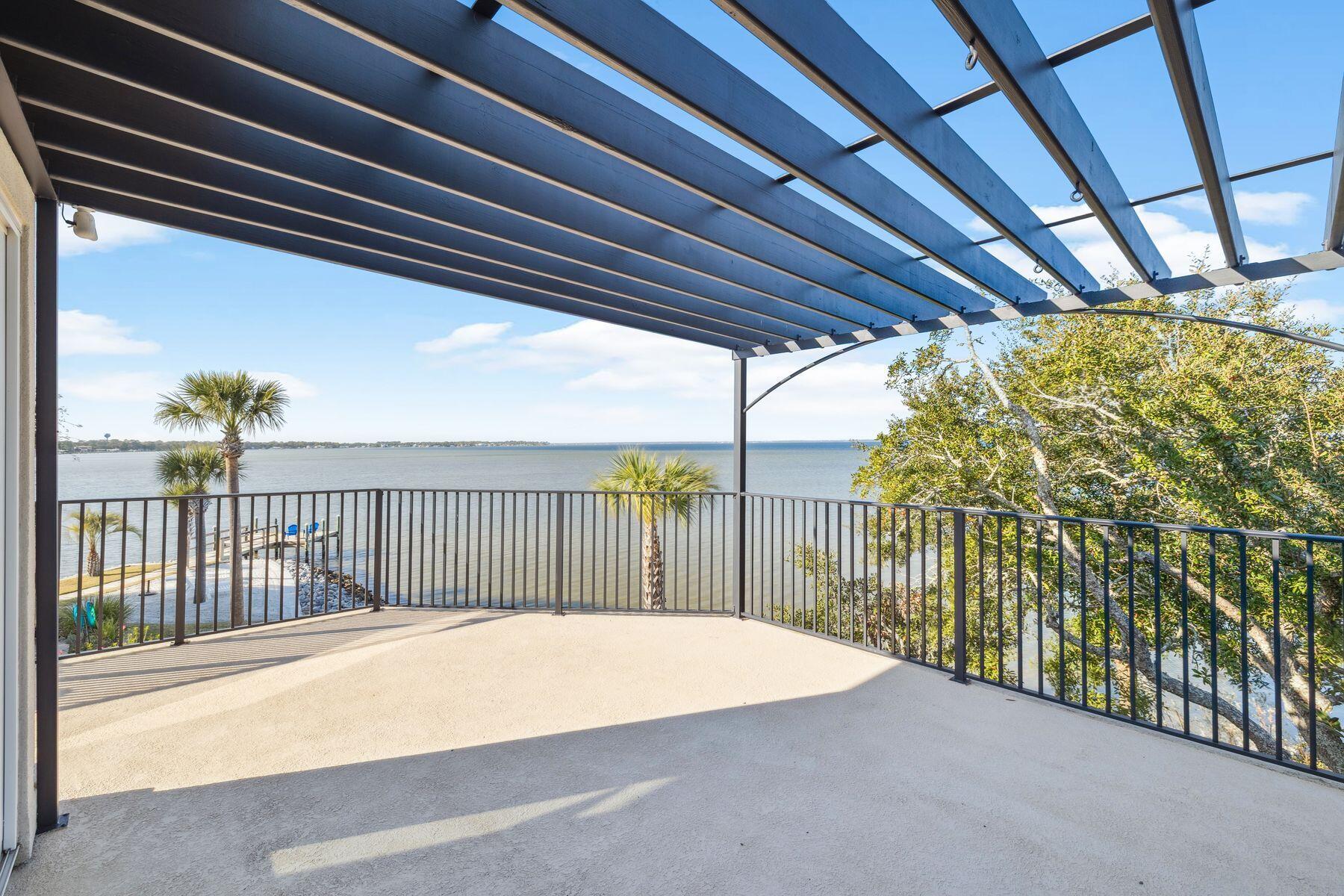 221 Bay Circle Drive