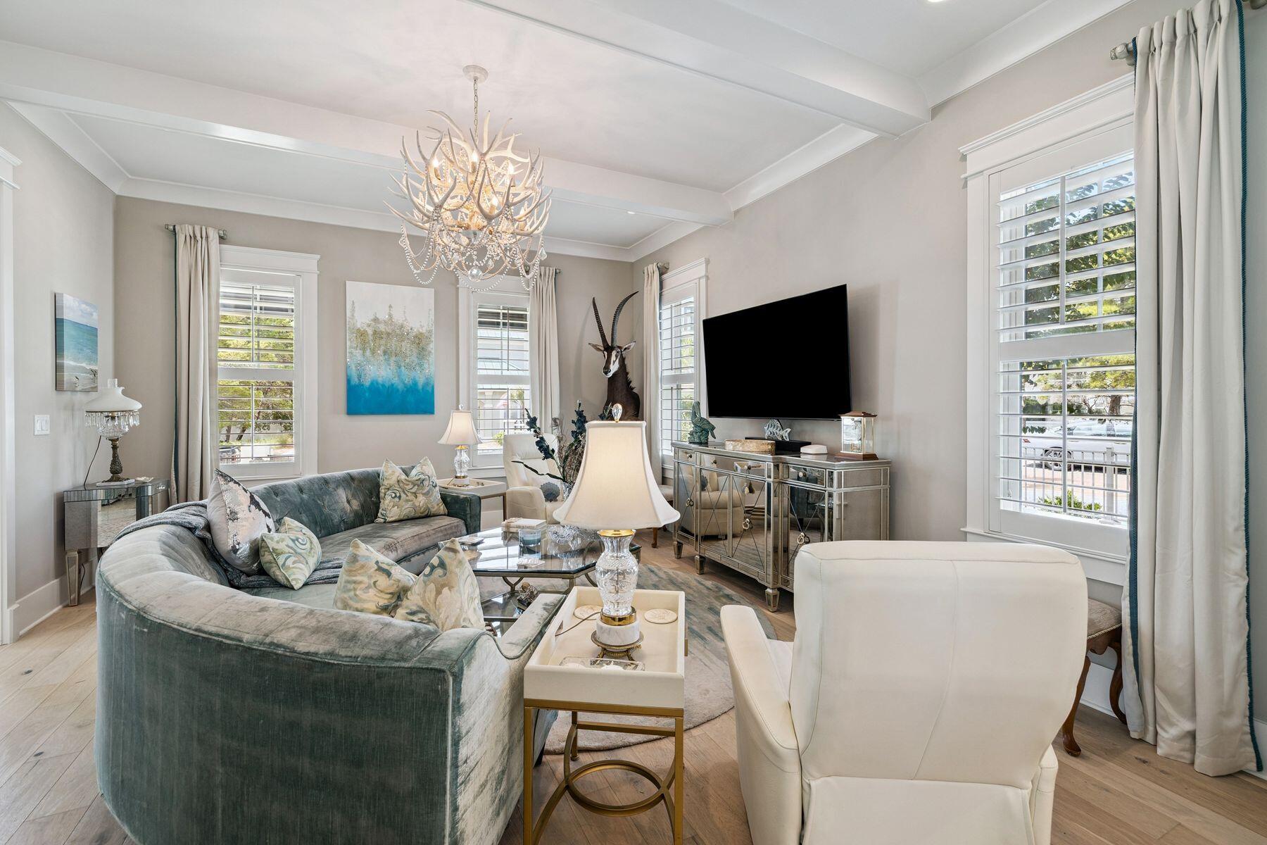 113 White Cliffs Drive