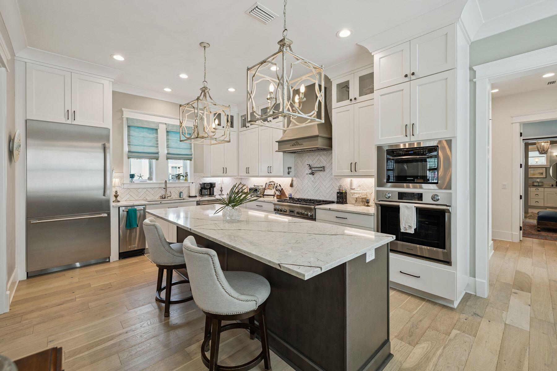 113 White Cliffs Drive