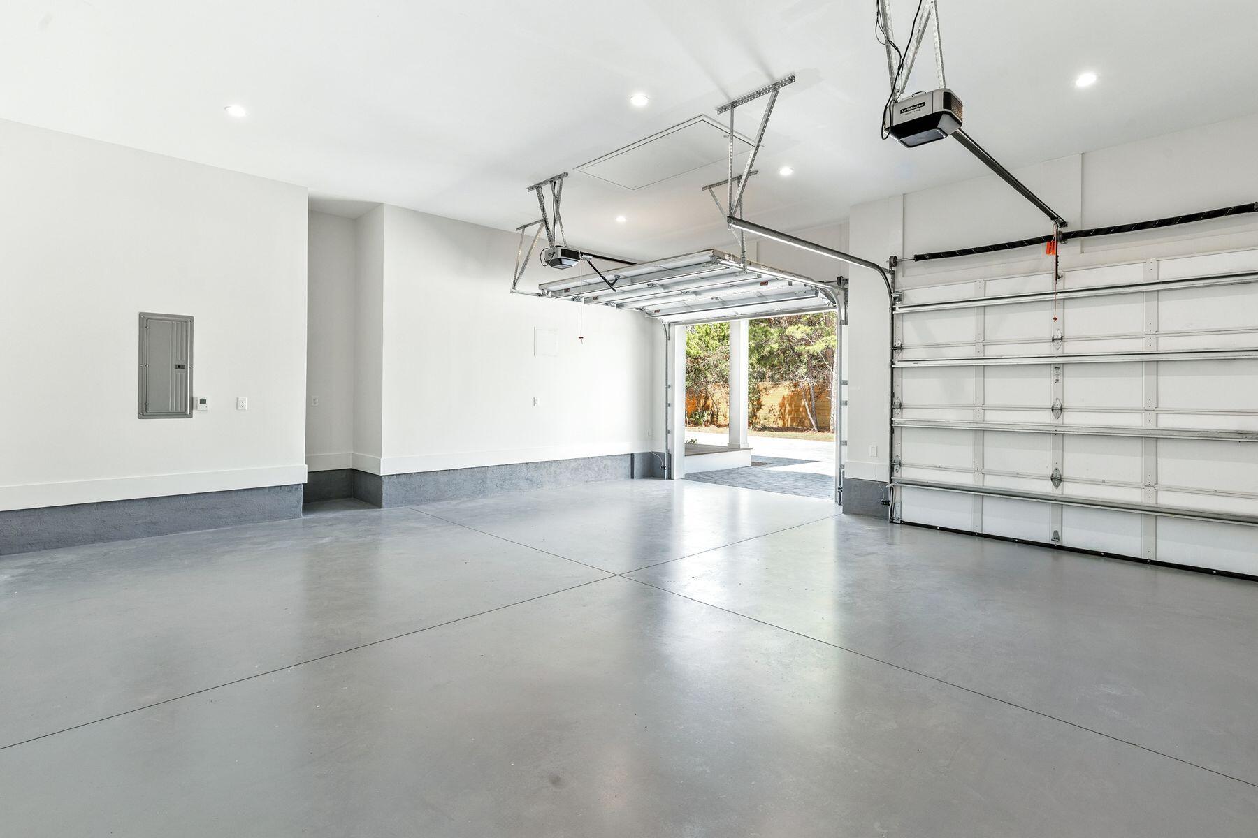 87 W Surfside Drive