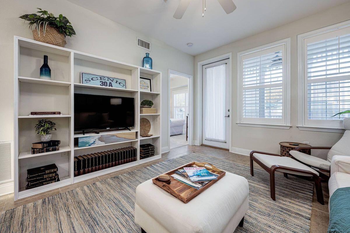 124 Village Boulevard APT 813