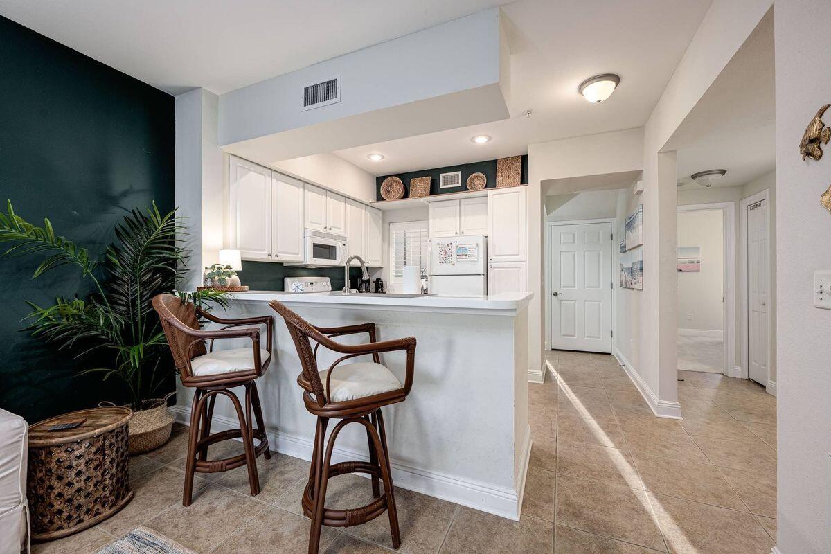 124 Village Boulevard APT 813