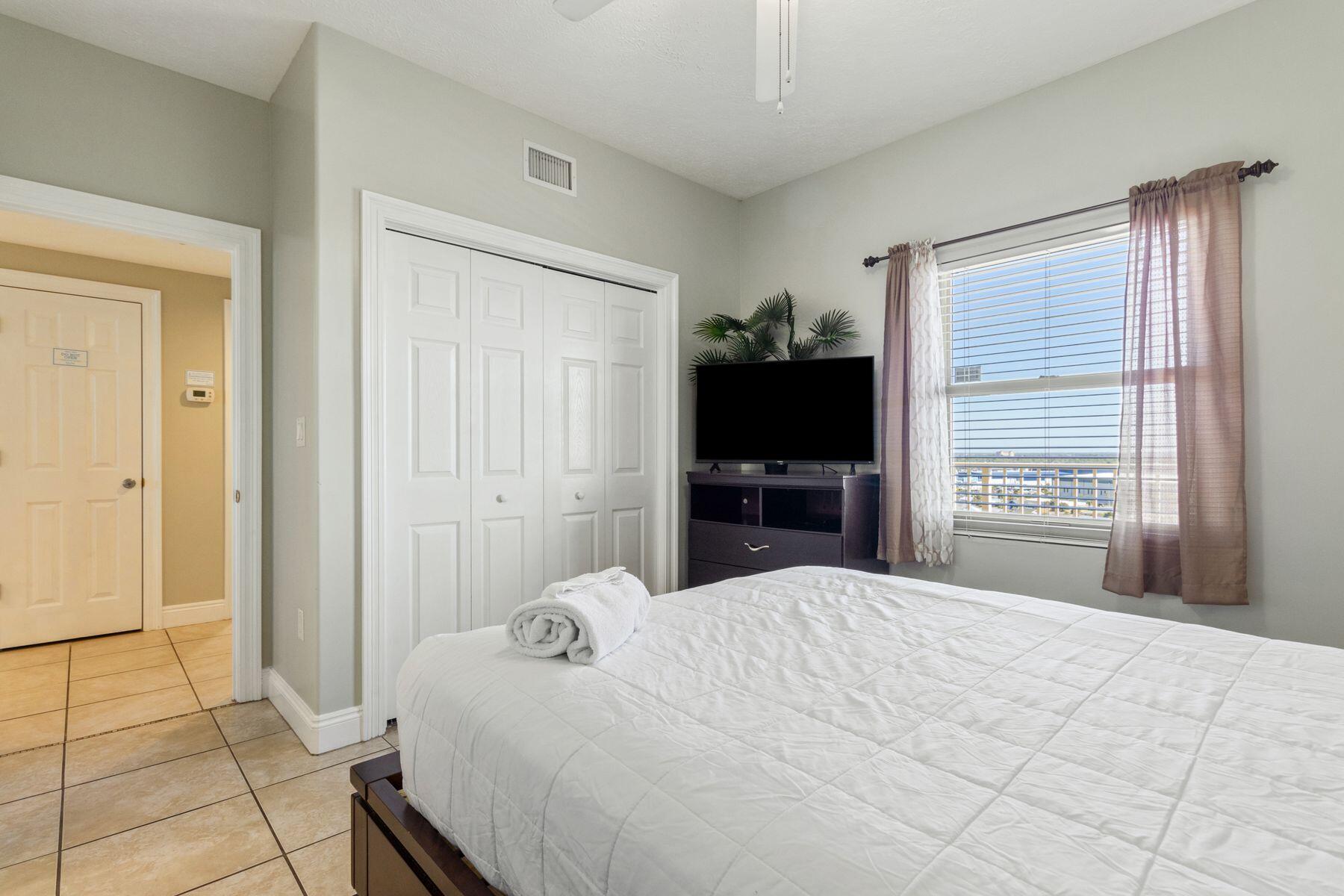 5004 Thomas Drive 1102