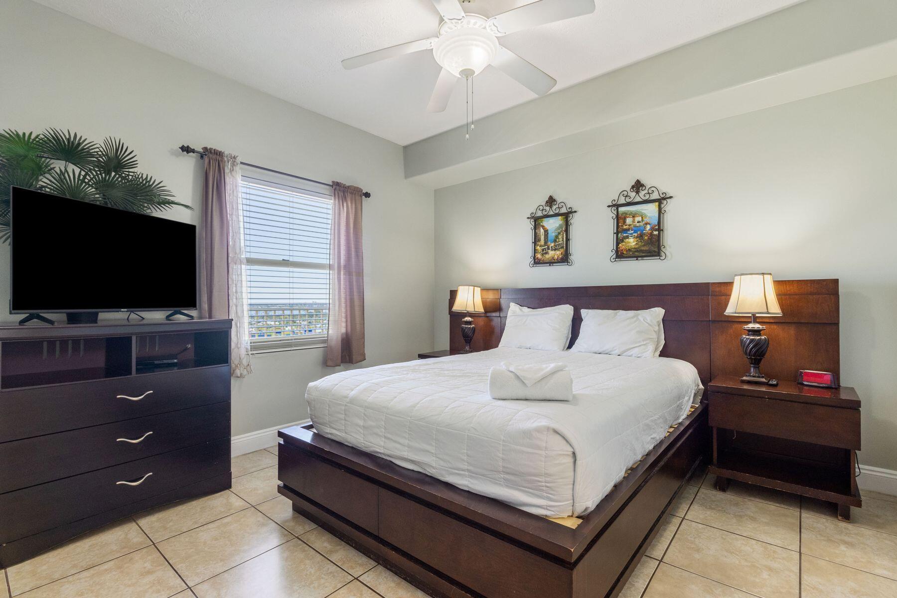 5004 Thomas Drive 1102